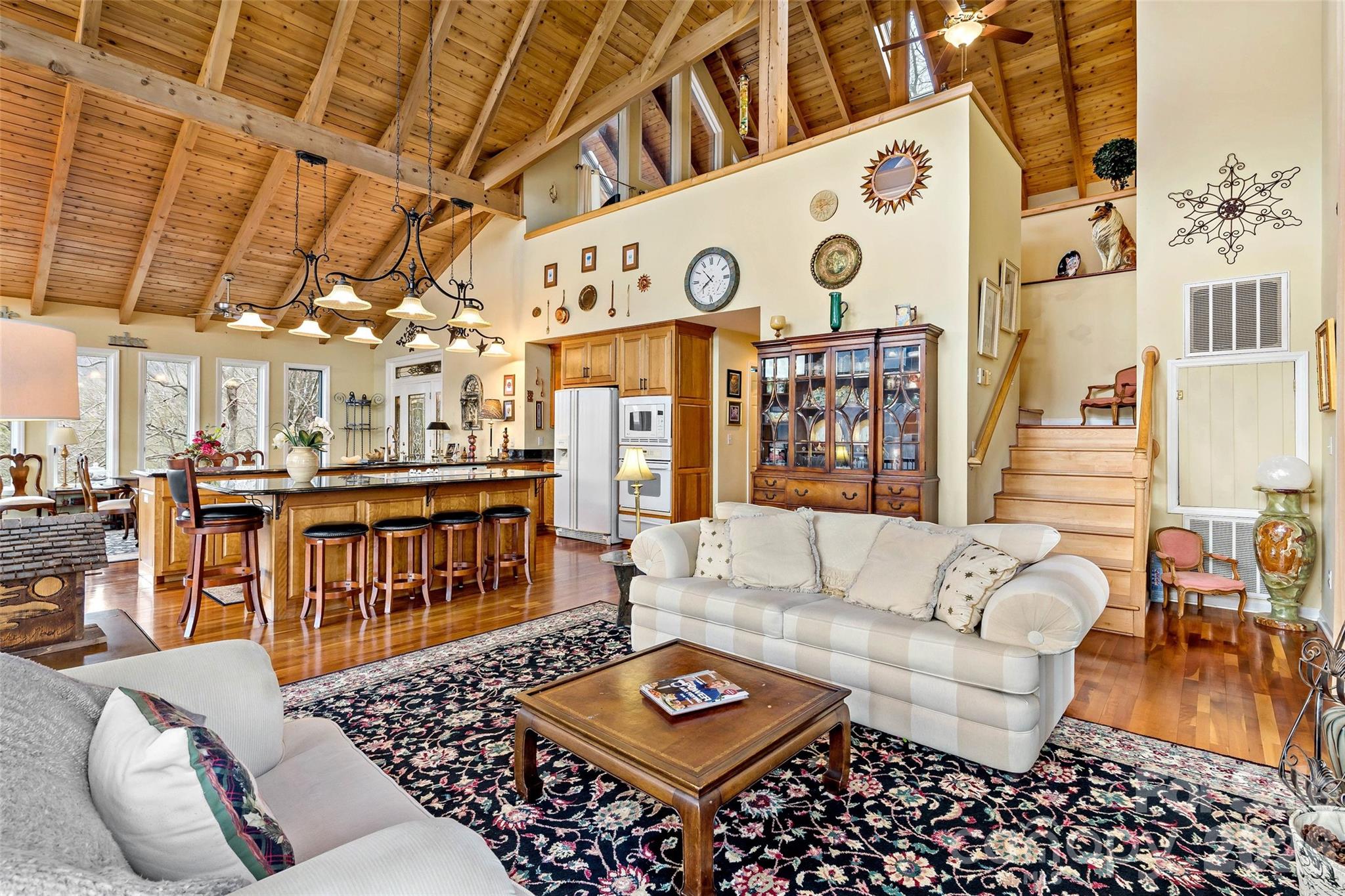 60 E Valley View Drive — Marion