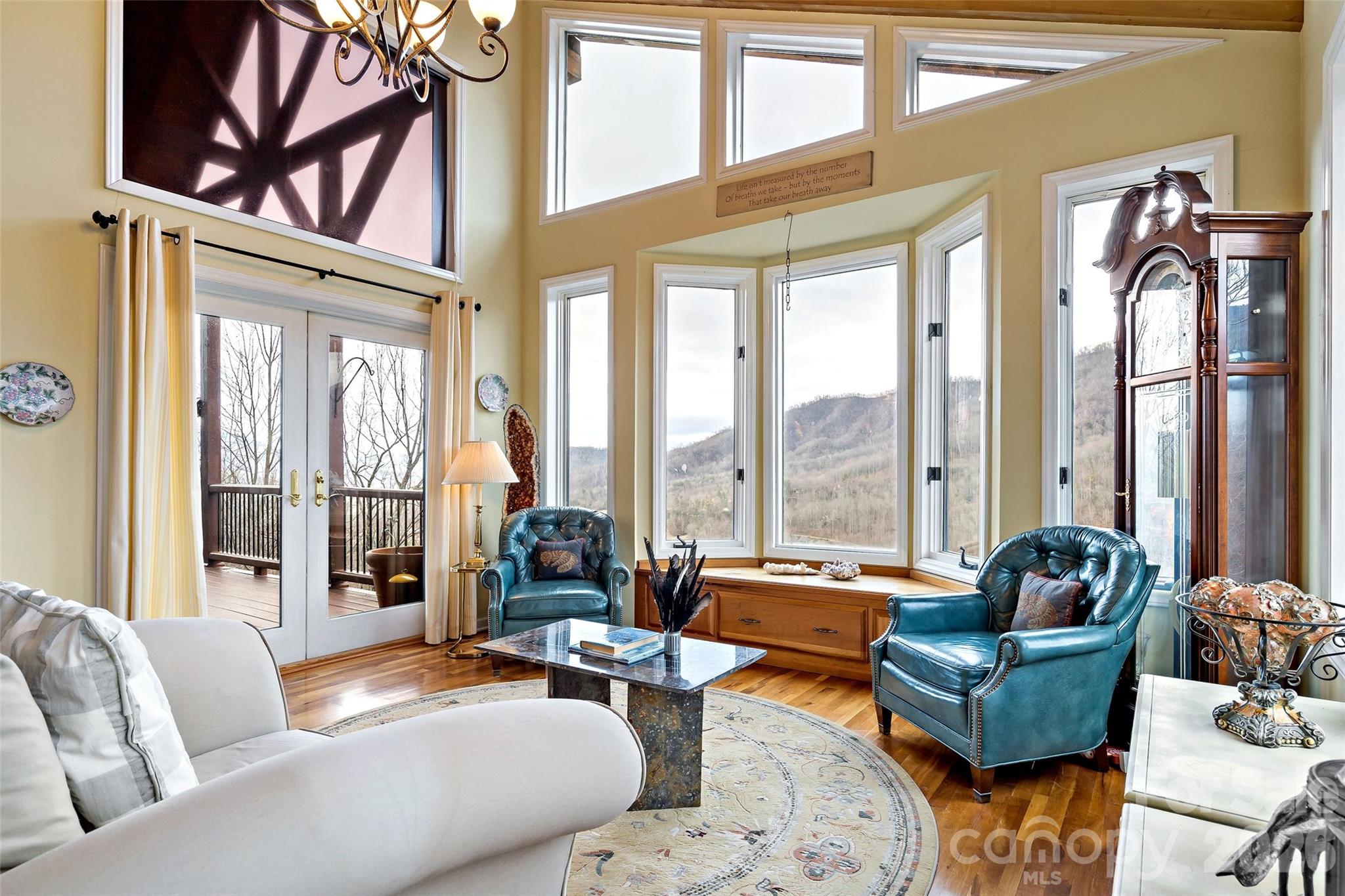60 E Valley View Drive — Marion