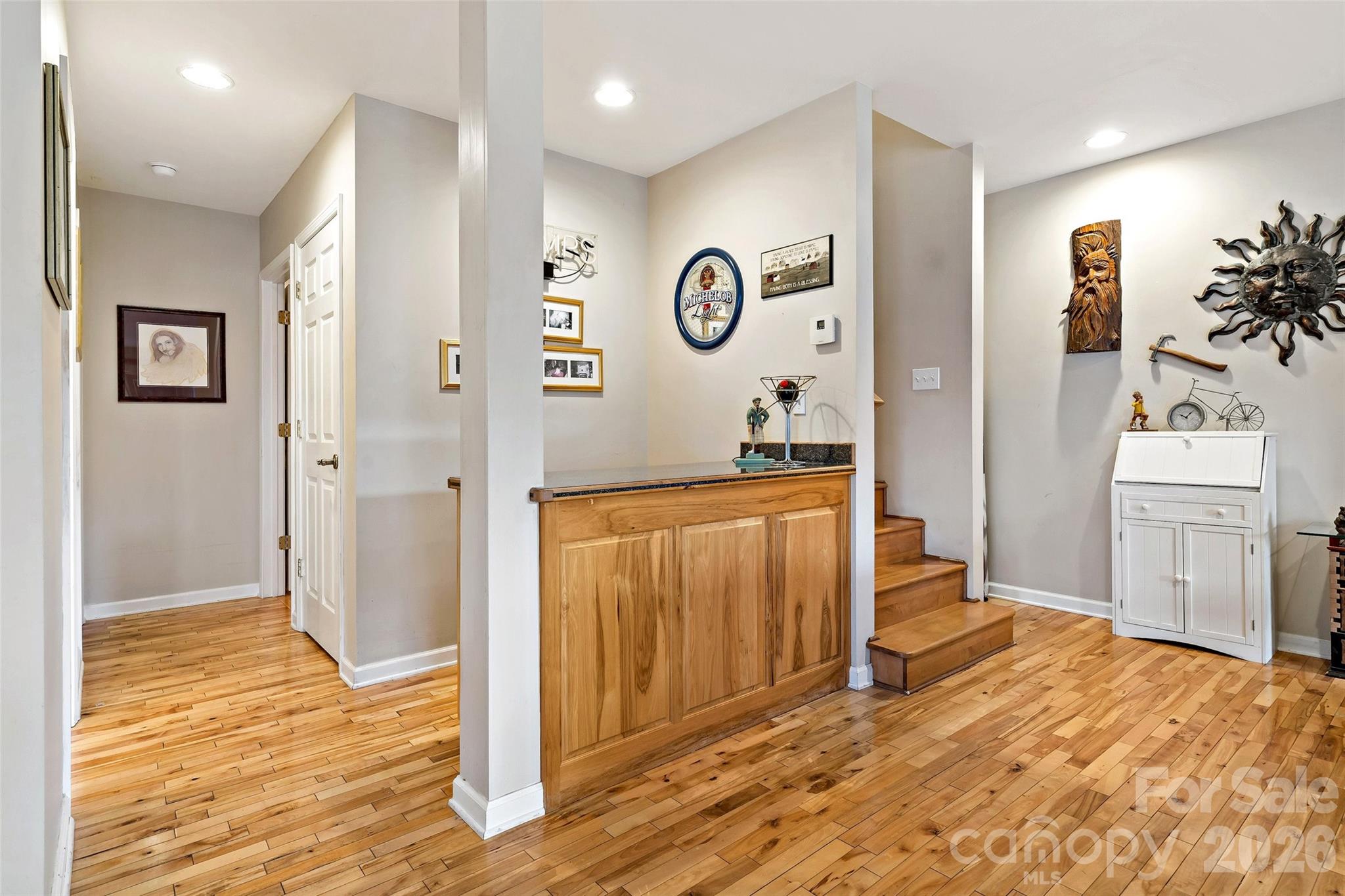 60 E Valley View Drive — Marion