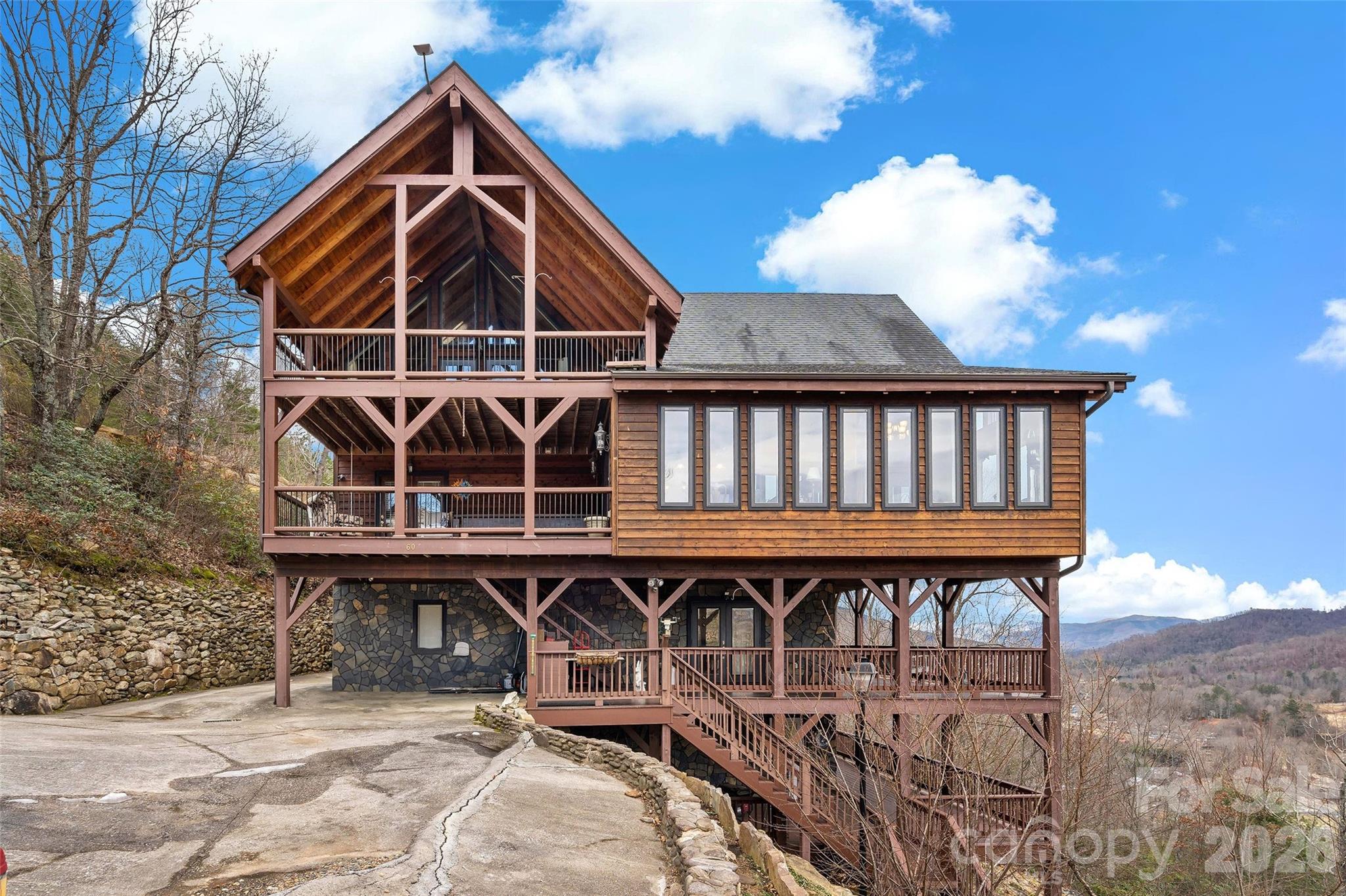 60 E Valley View Drive — Marion