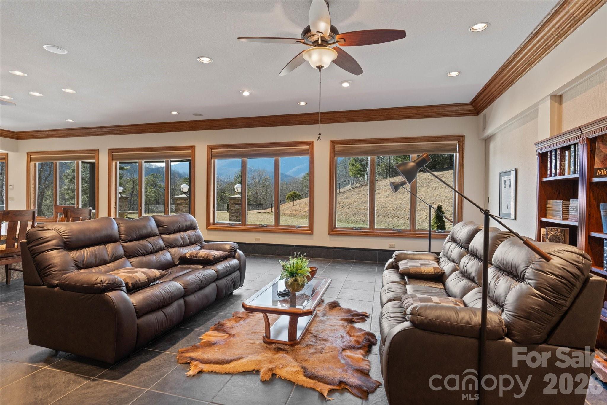 151 Pine Ridge Road — Burnsville