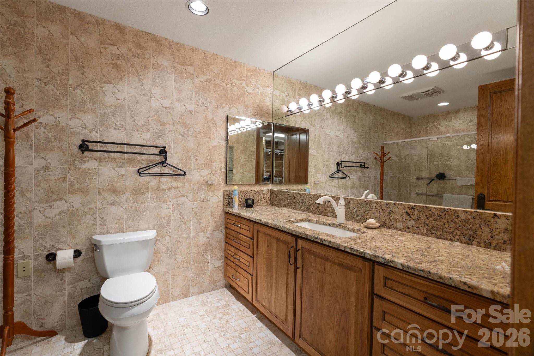 151 Pine Ridge Road — Burnsville
