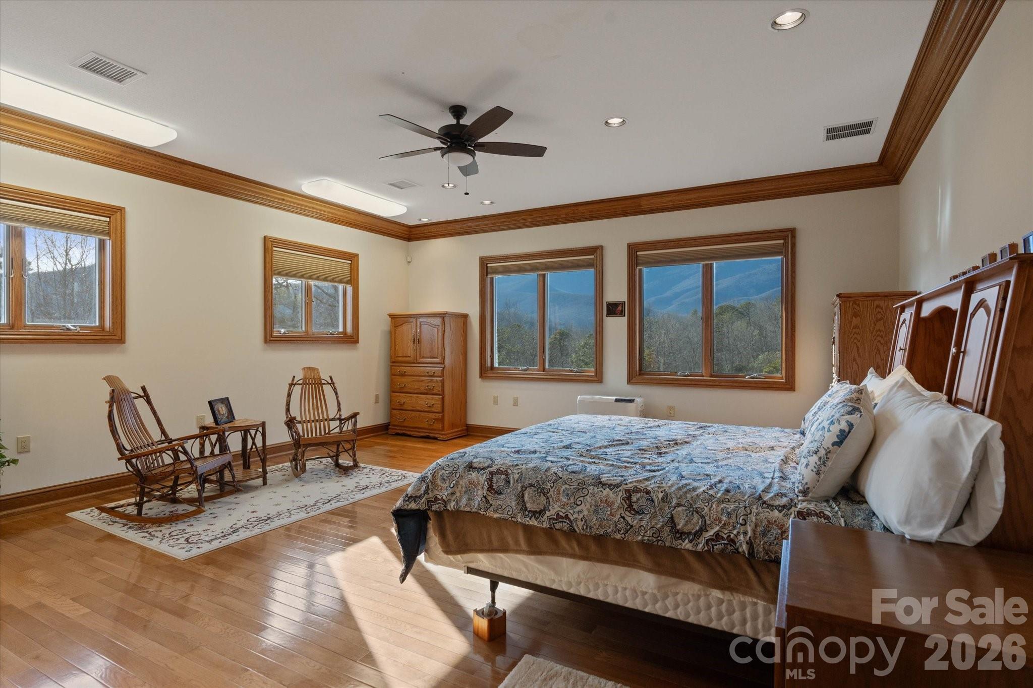 151 Pine Ridge Road — Burnsville