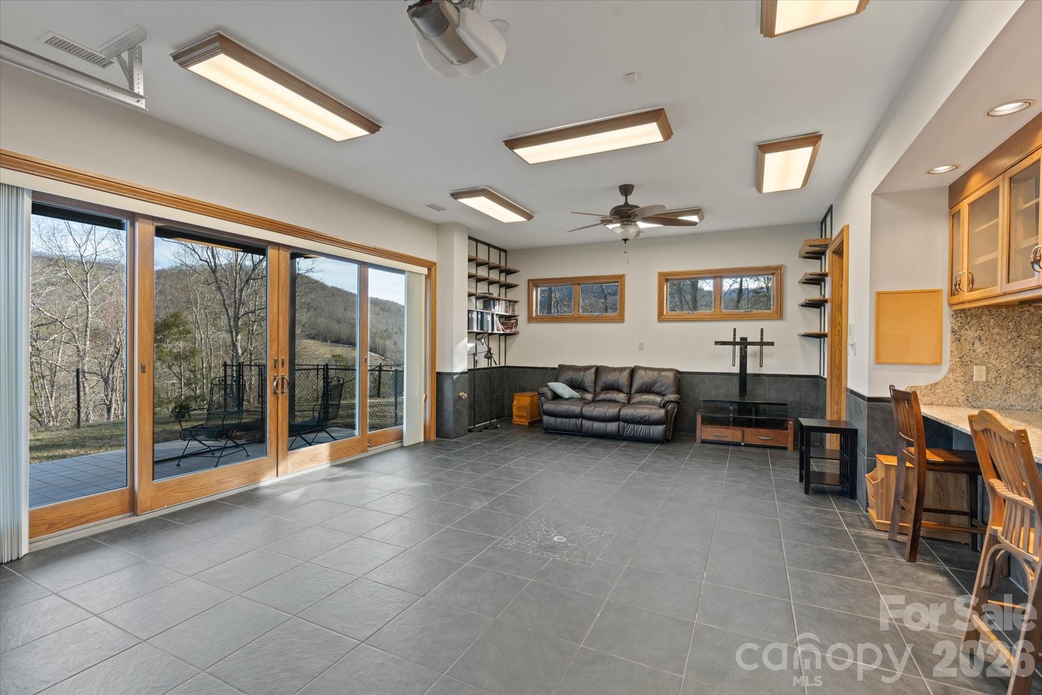 151 Pine Ridge Road — Burnsville