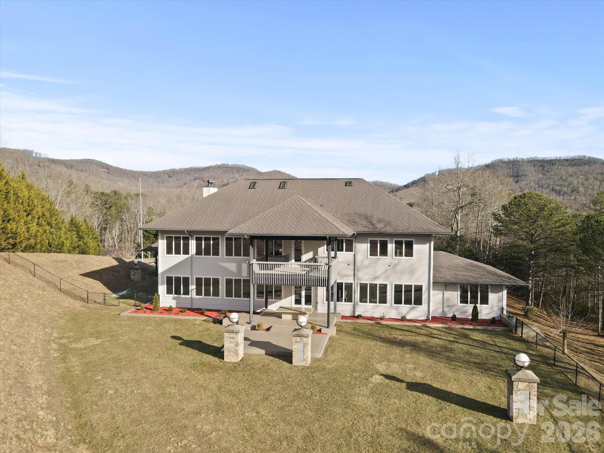 151 Pine Ridge Road — Burnsville