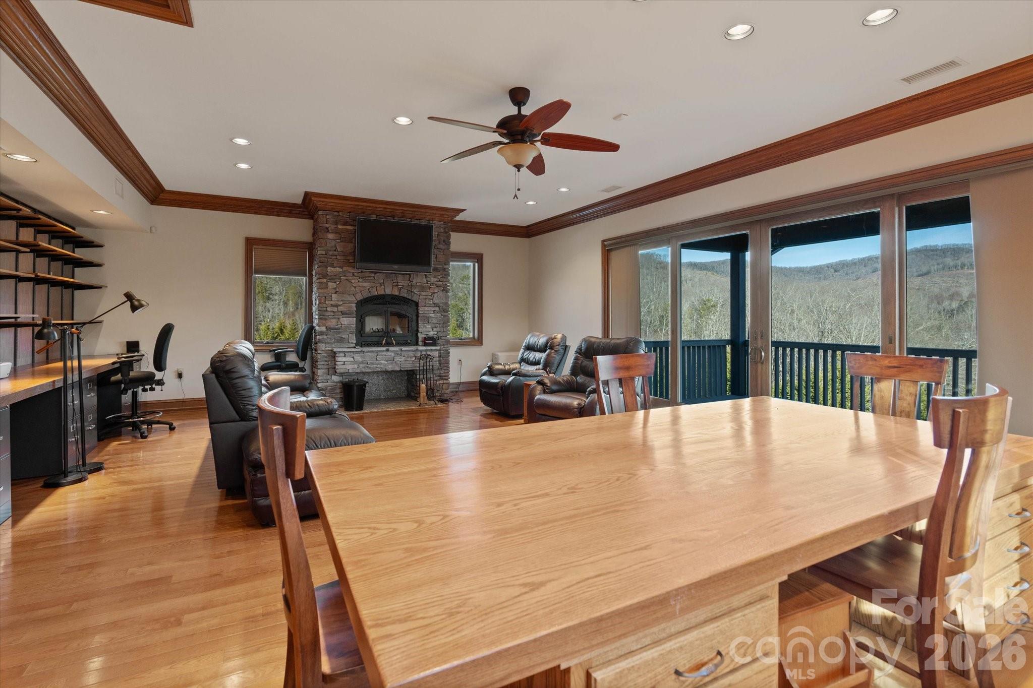 151 Pine Ridge Road — Burnsville