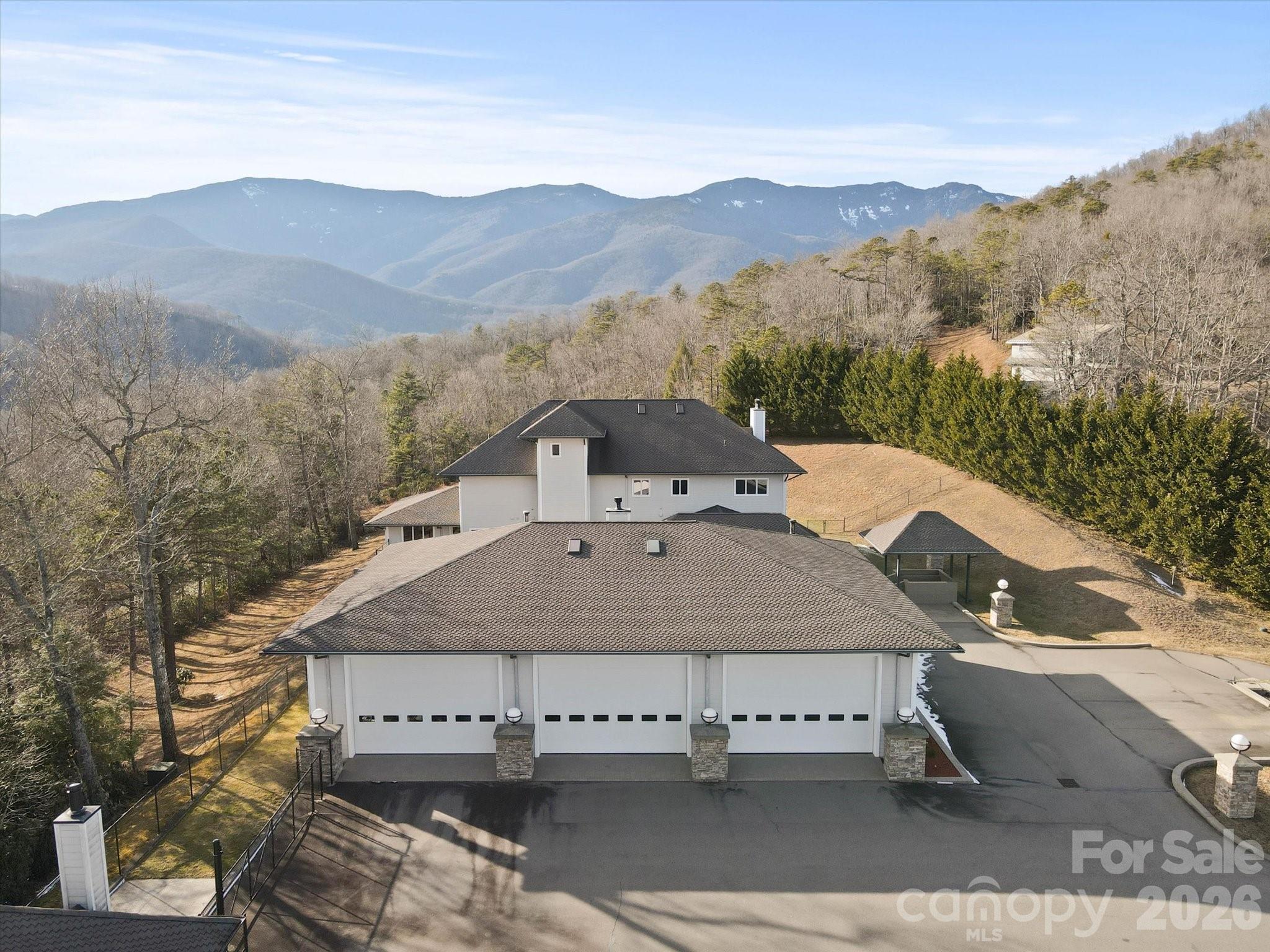 151 Pine Ridge Road — Burnsville