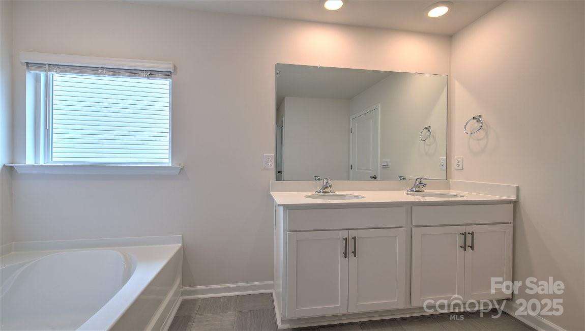 842 Adelston Lane — Asheville