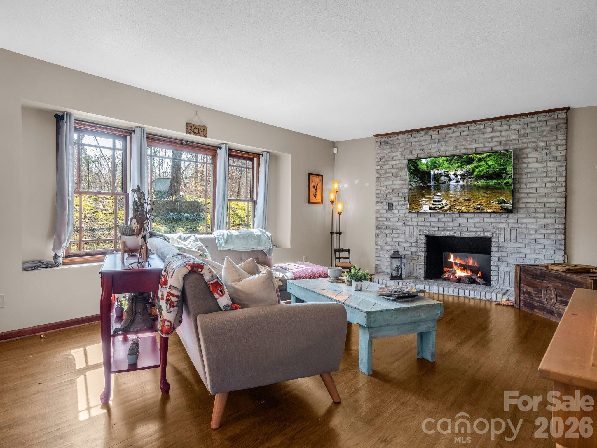 108 Three Oaks Lane — Kings Mountain