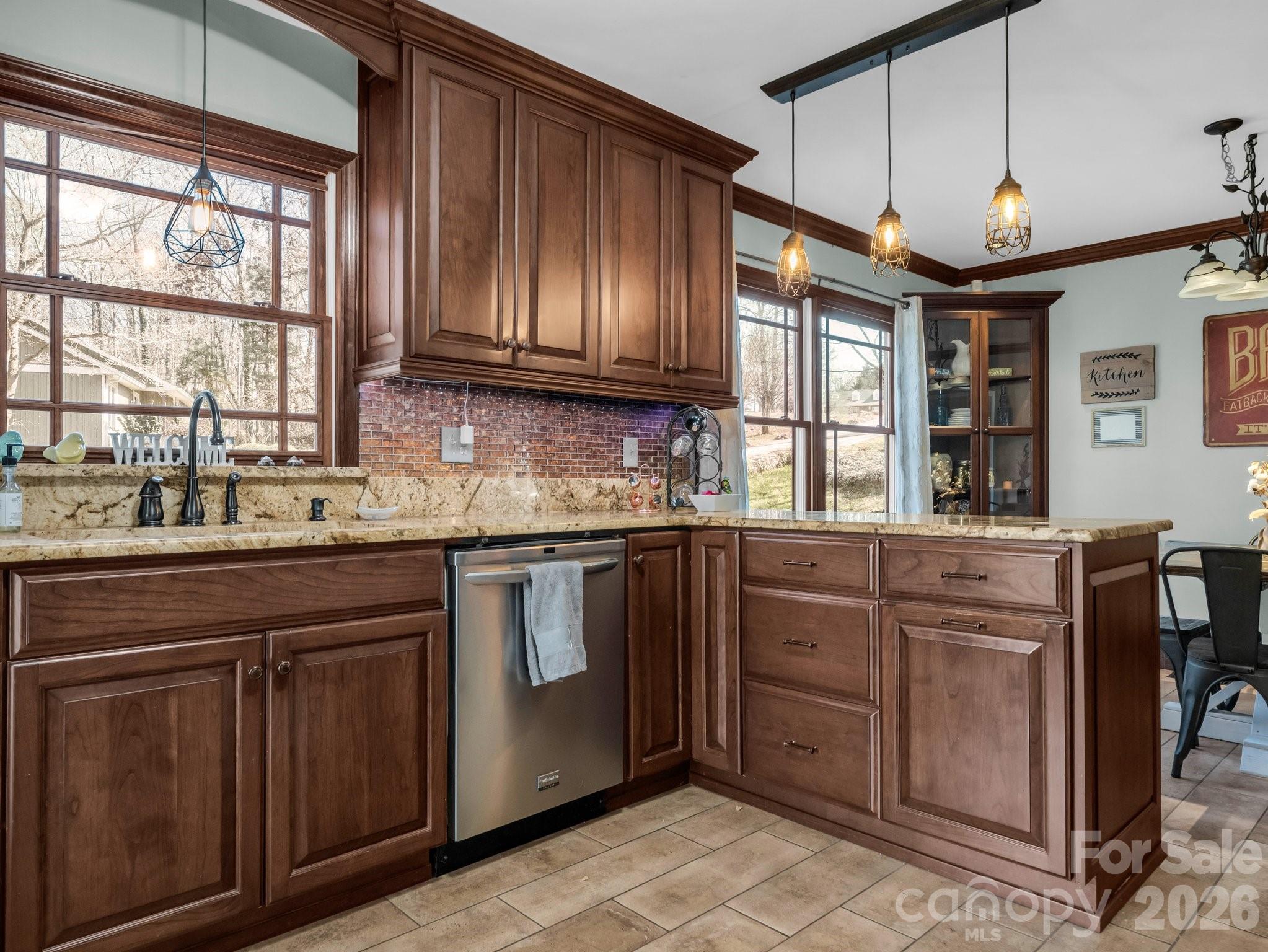 108 Three Oaks Lane — Kings Mountain