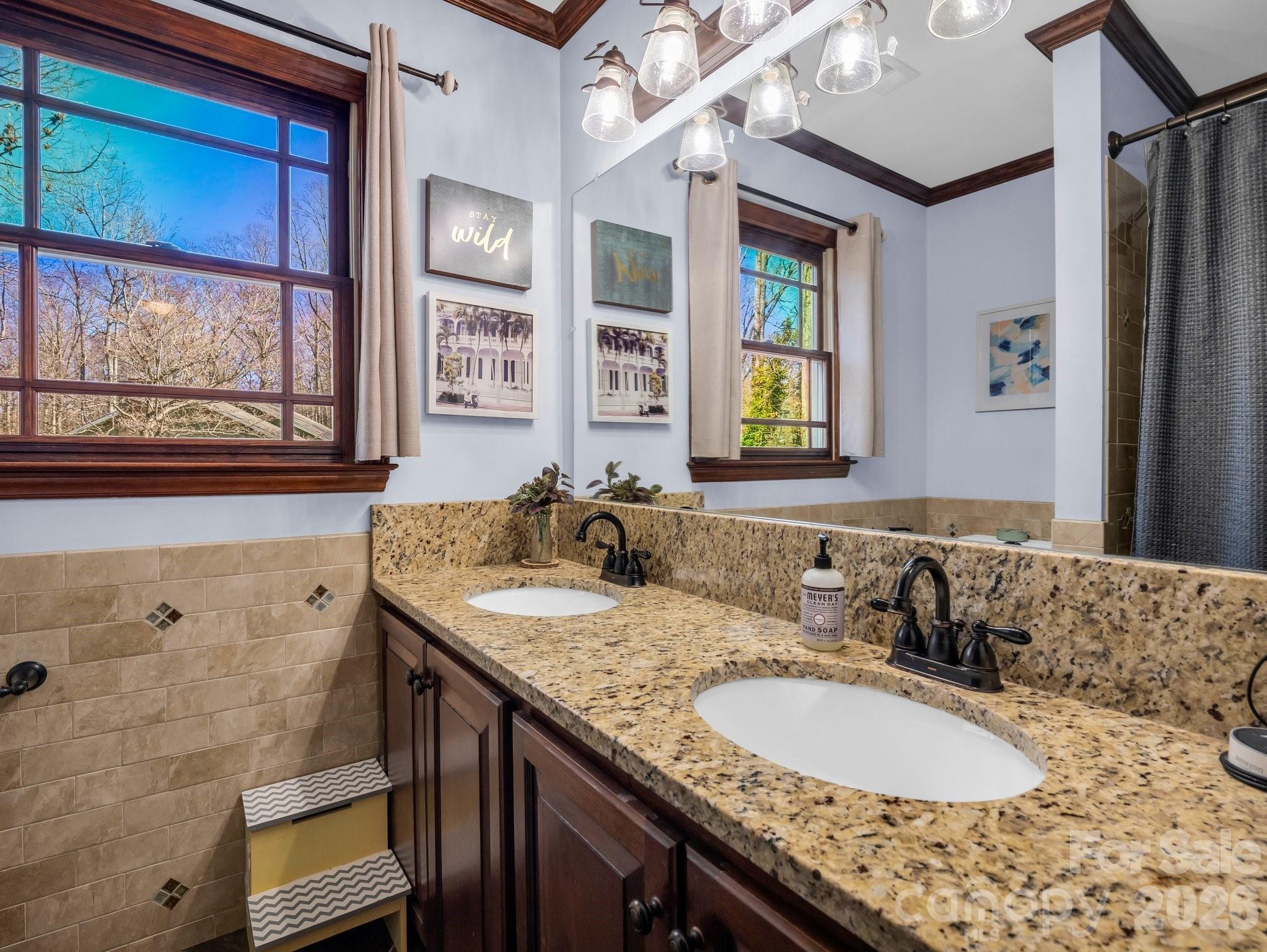 108 Three Oaks Lane — Kings Mountain