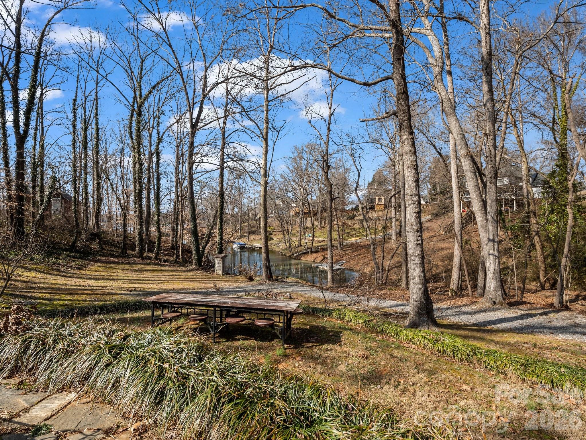 108 Three Oaks Lane — Kings Mountain