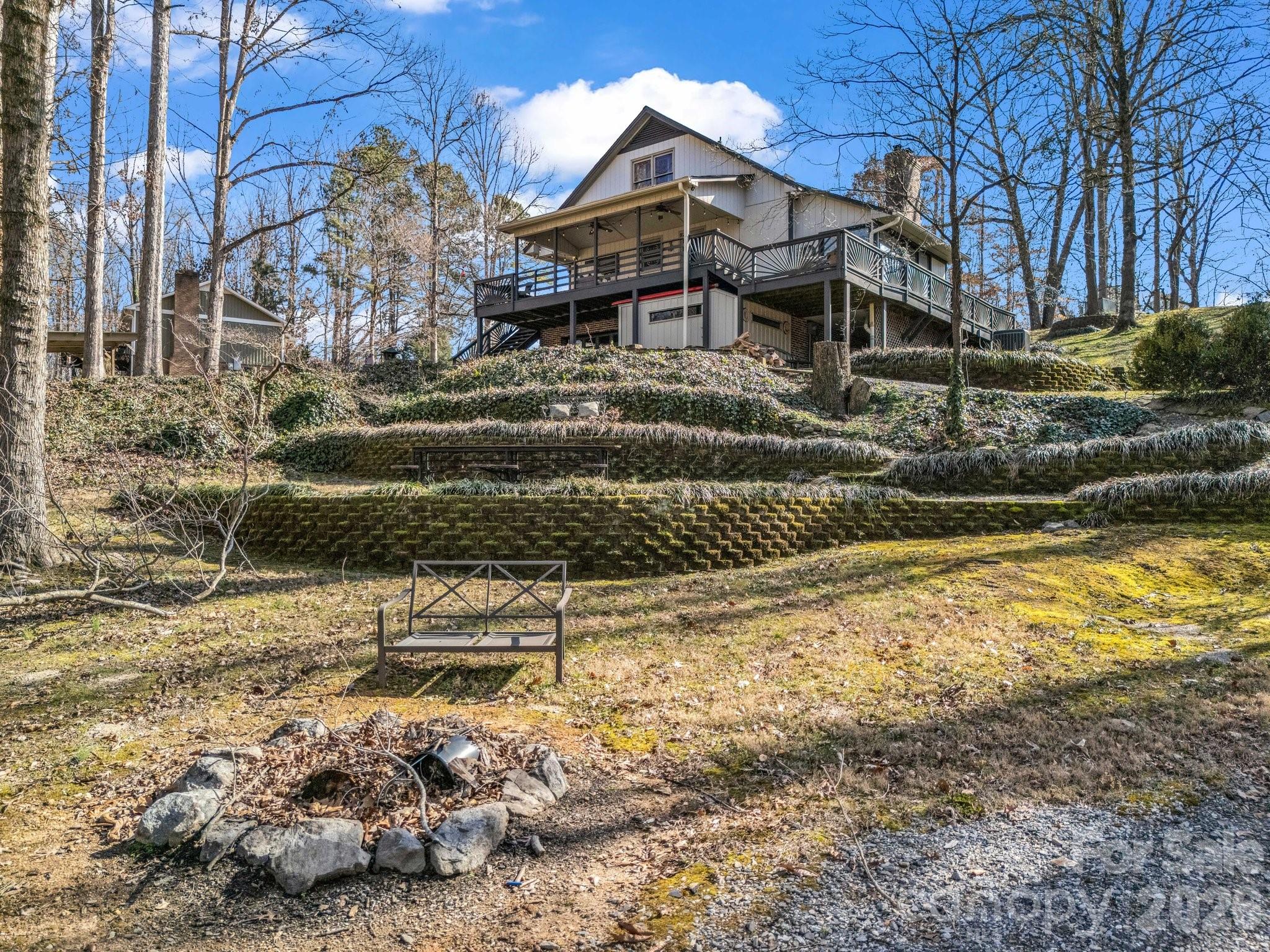 108 Three Oaks Lane — Kings Mountain