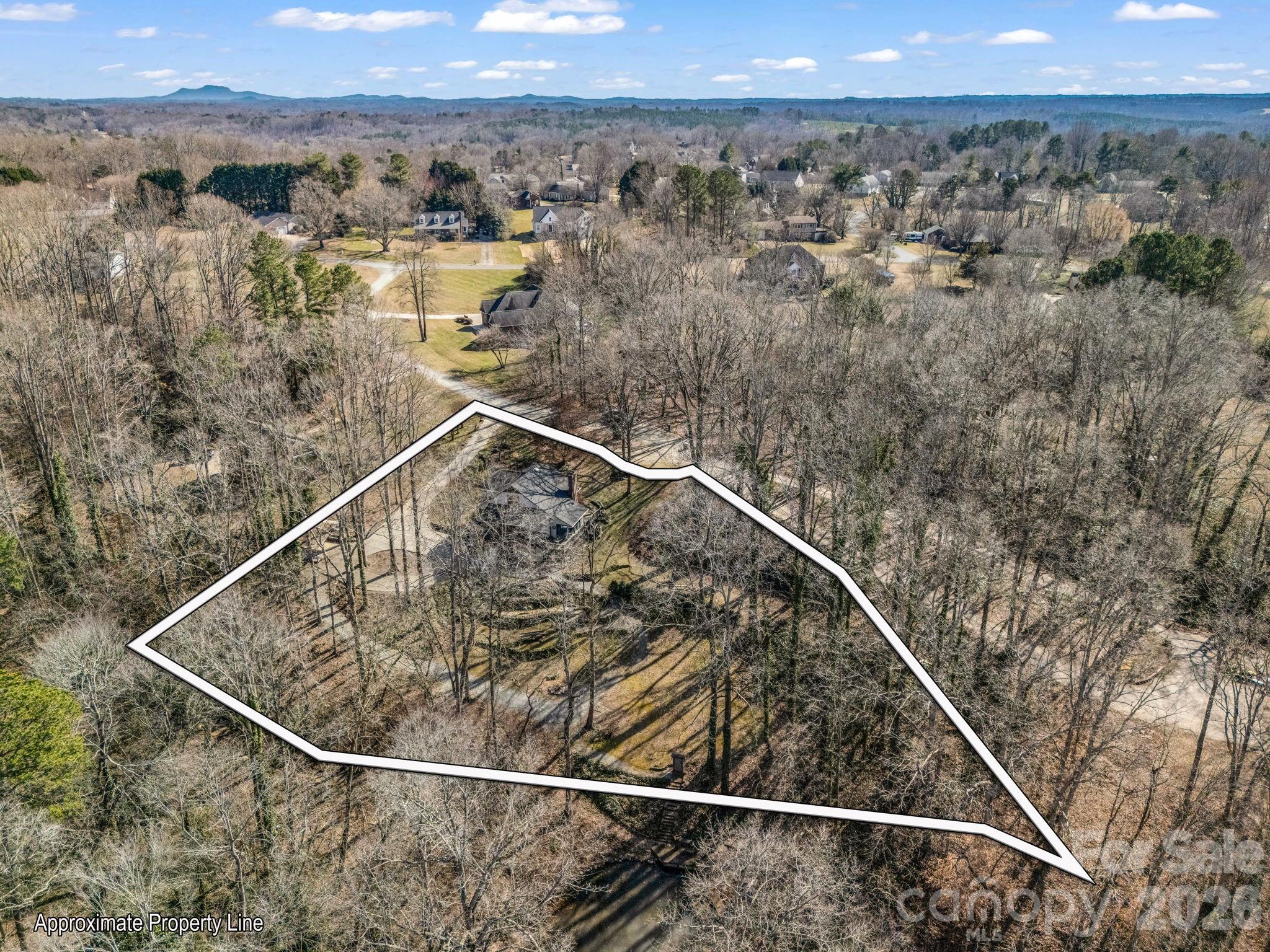 108 Three Oaks Lane — Kings Mountain