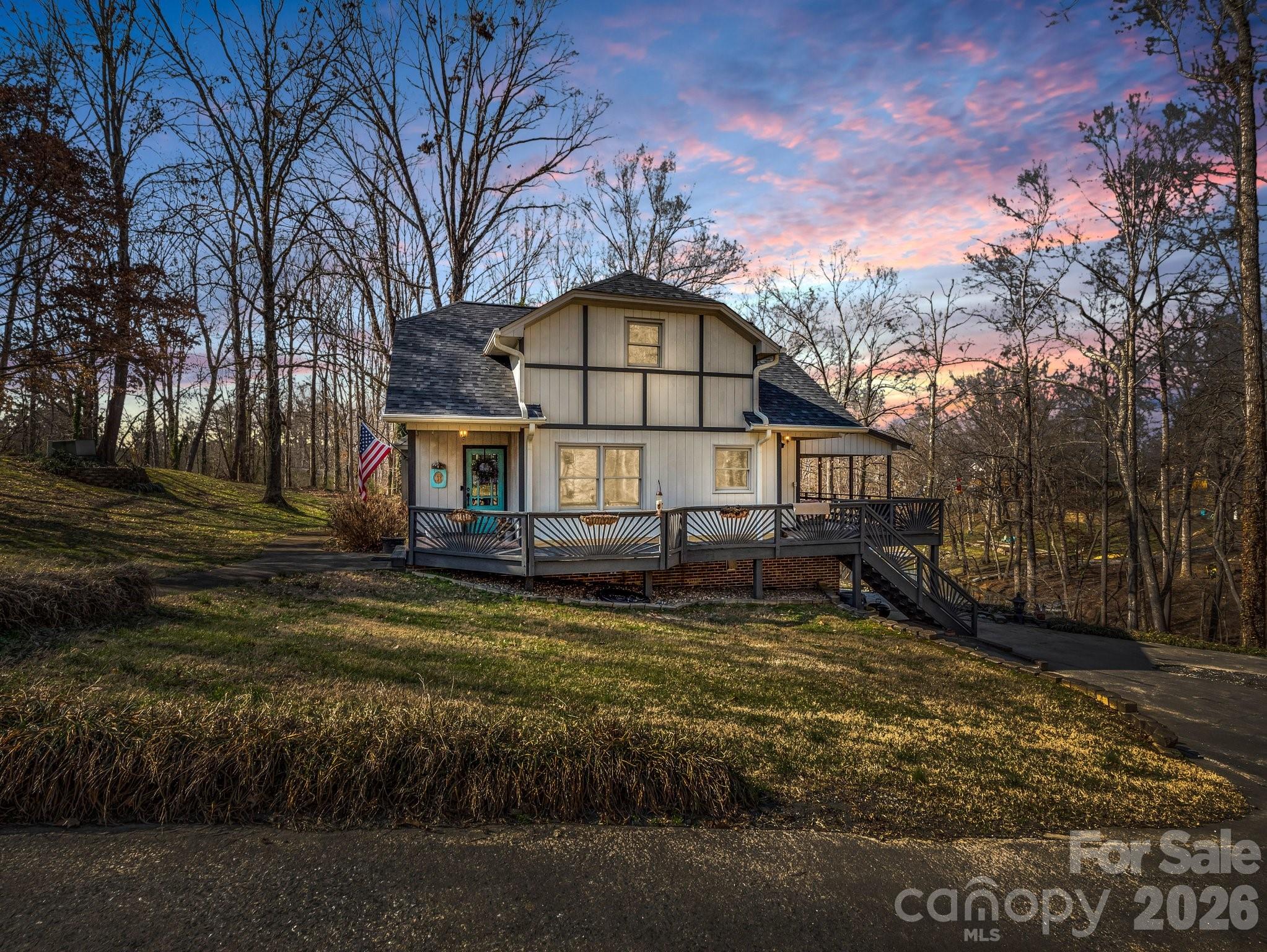 108 Three Oaks Lane — Kings Mountain