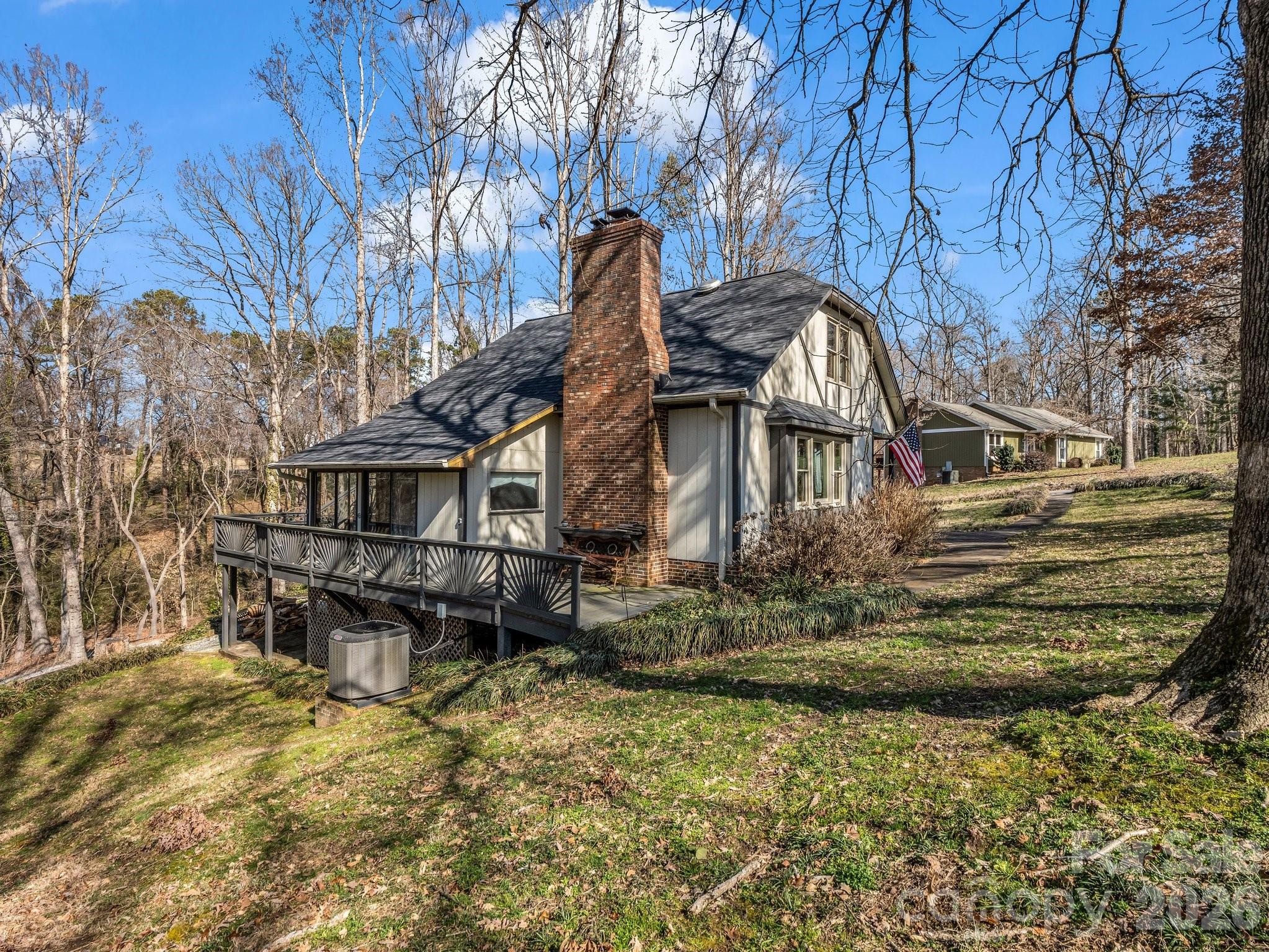 108 Three Oaks Lane — Kings Mountain