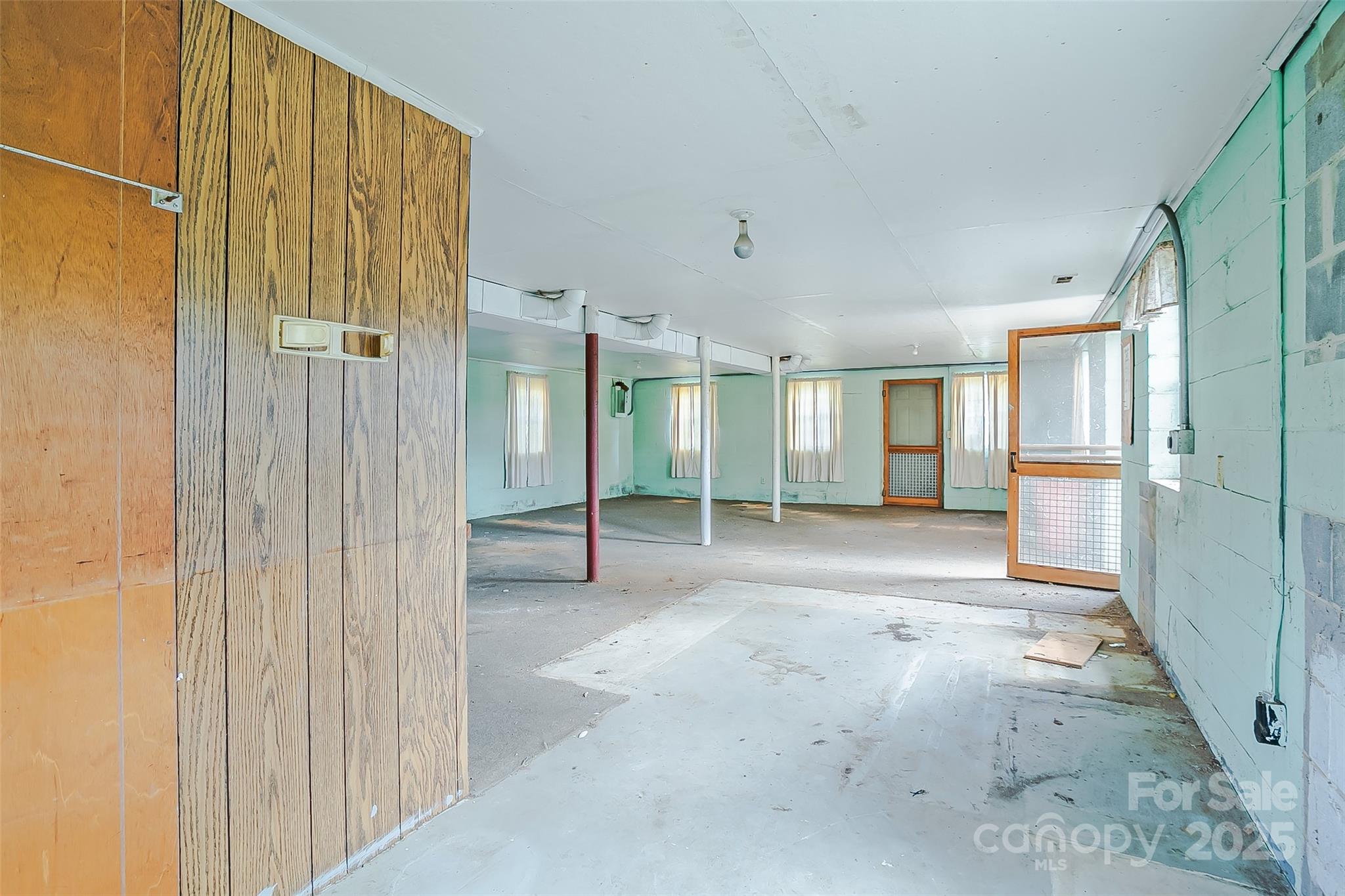 80 Carver Street — Brevard