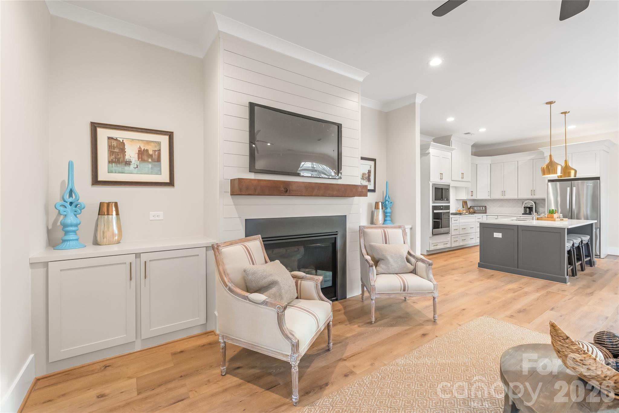 553 W Lowrance Avenue — Mooresville