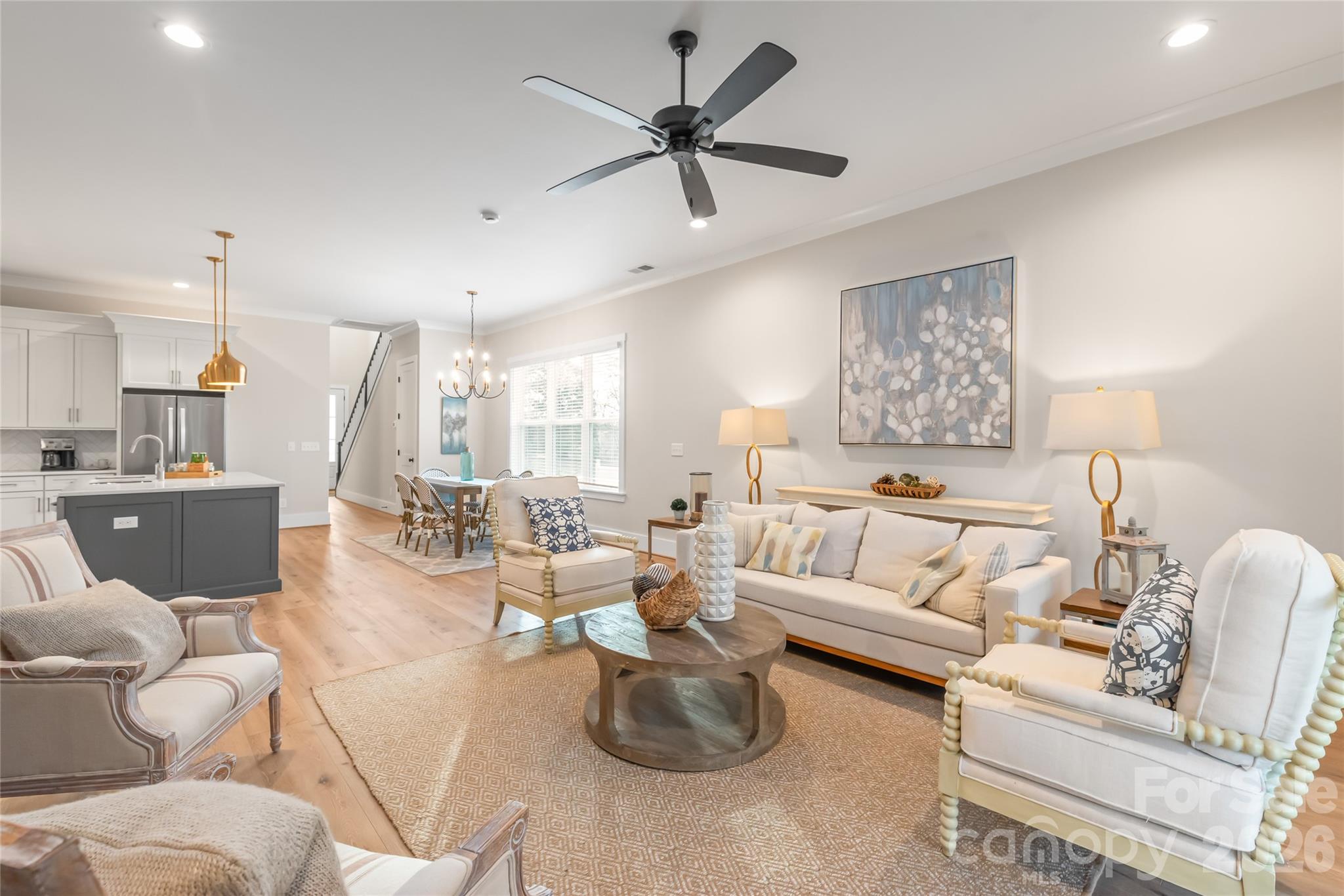 553 W Lowrance Avenue — Mooresville