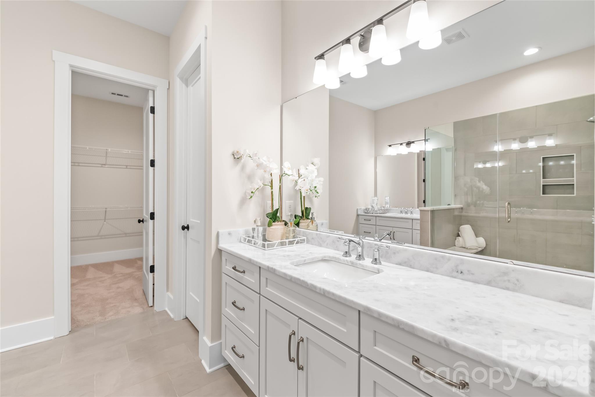 553 W Lowrance Avenue — Mooresville