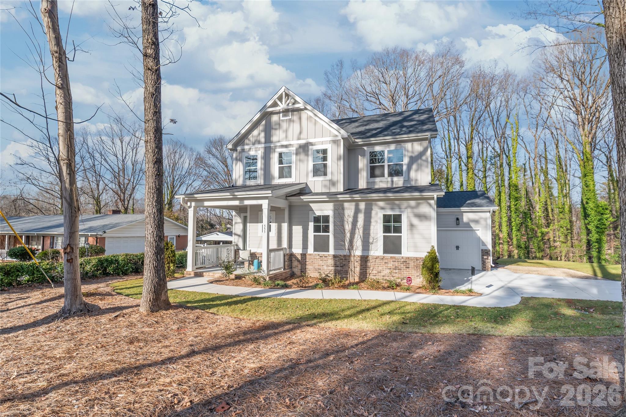 553 W Lowrance Avenue — Mooresville