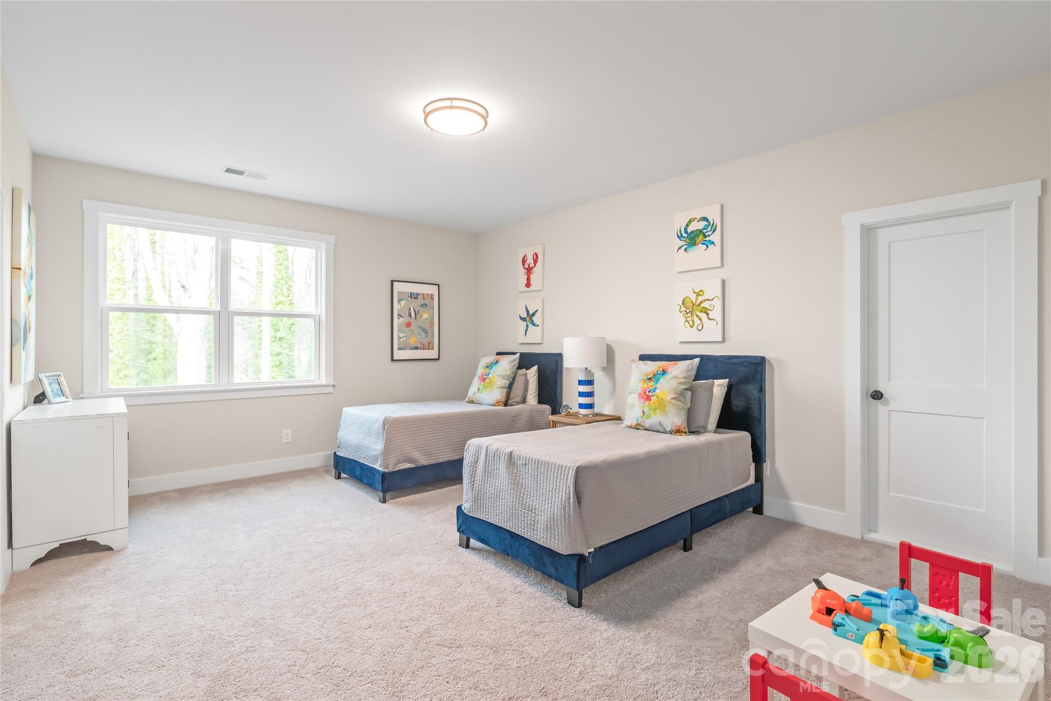 553 W Lowrance Avenue — Mooresville