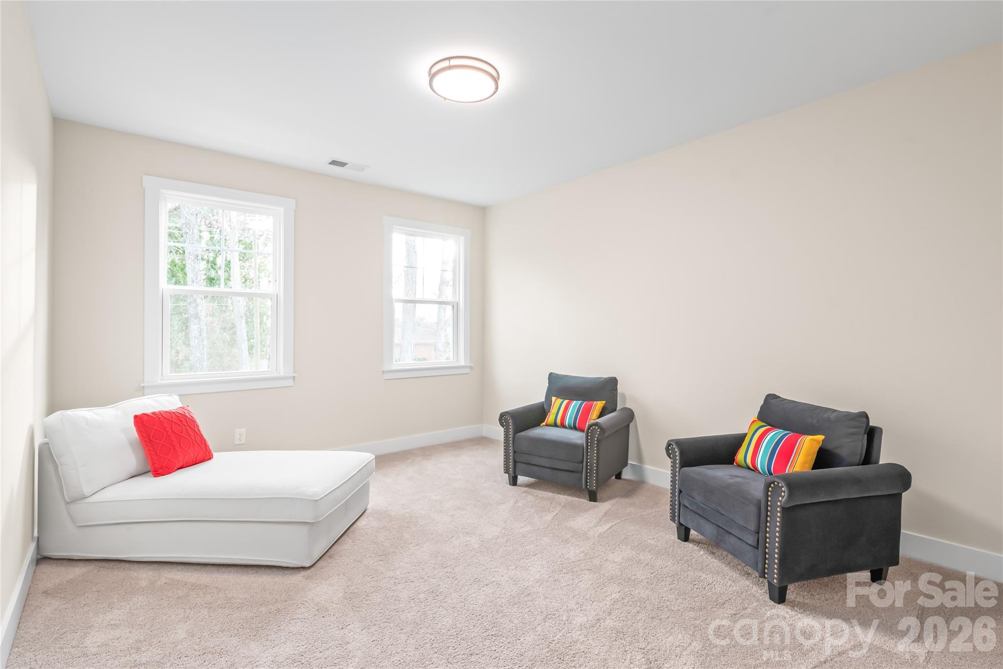 553 W Lowrance Avenue — Mooresville