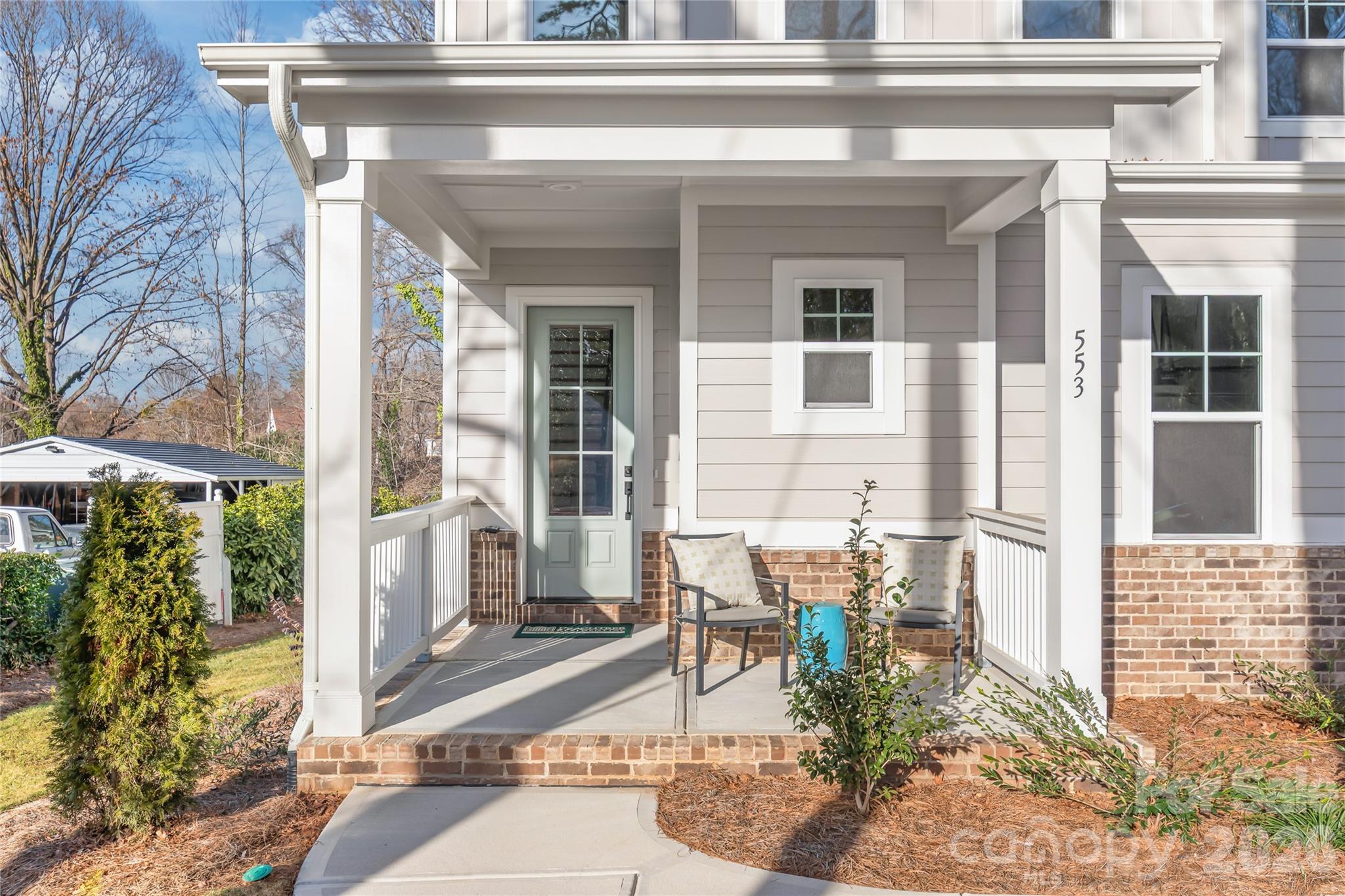 553 W Lowrance Avenue — Mooresville