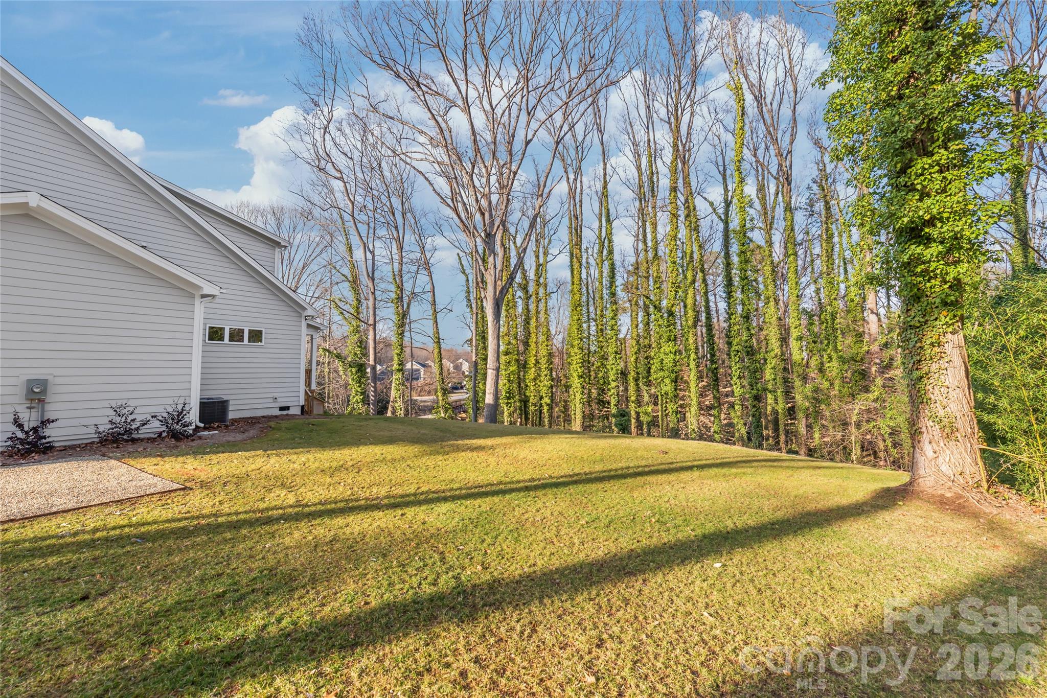 553 W Lowrance Avenue — Mooresville