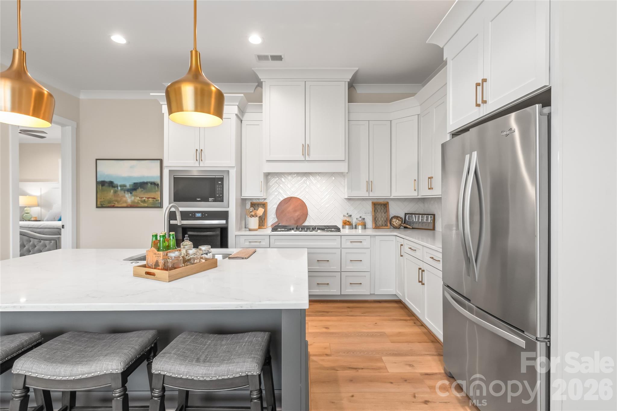 553 W Lowrance Avenue — Mooresville