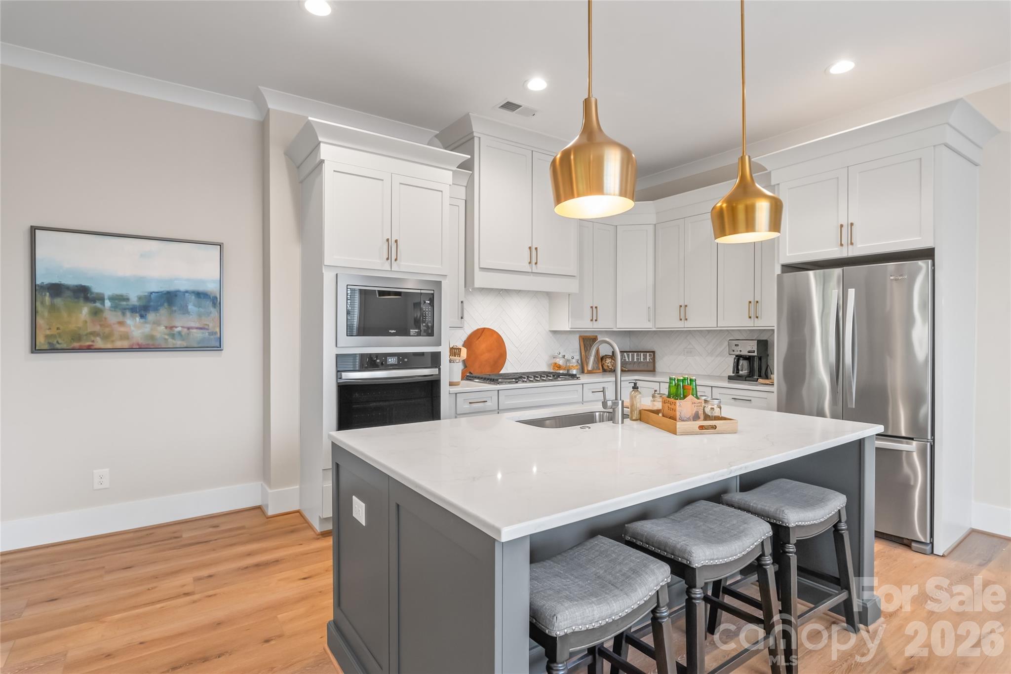 553 W Lowrance Avenue — Mooresville