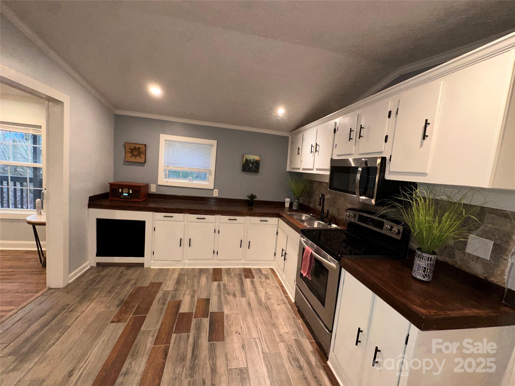 113 Highlander Street — Morganton