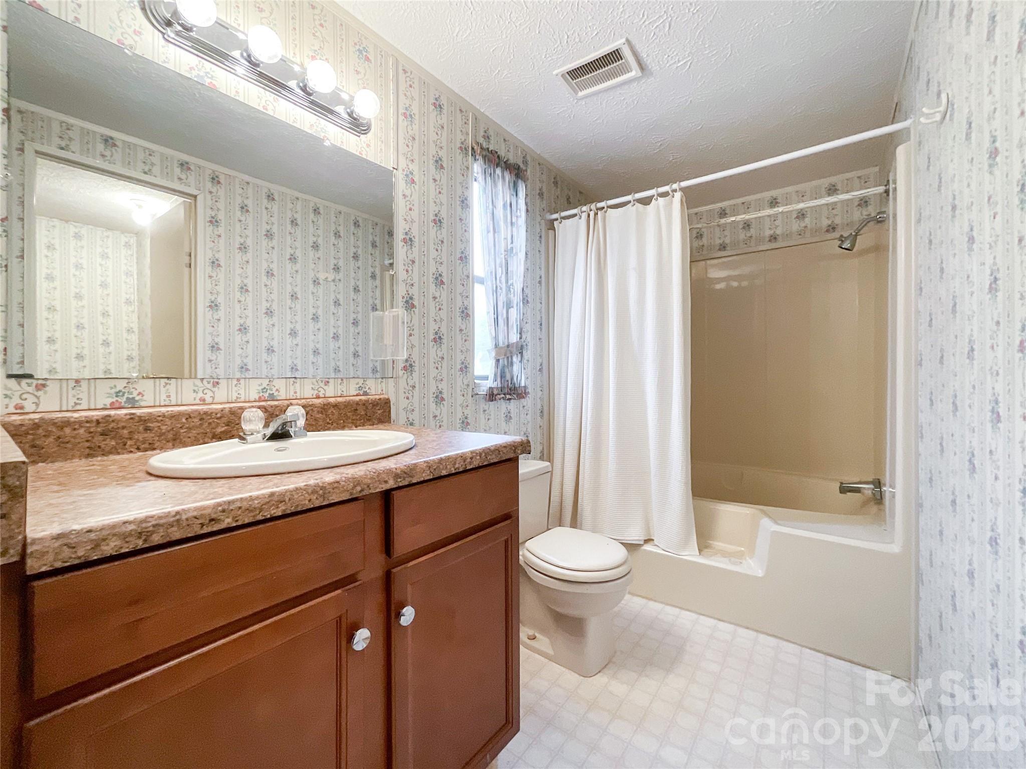2329 Dolan Lane — Liberty Hill