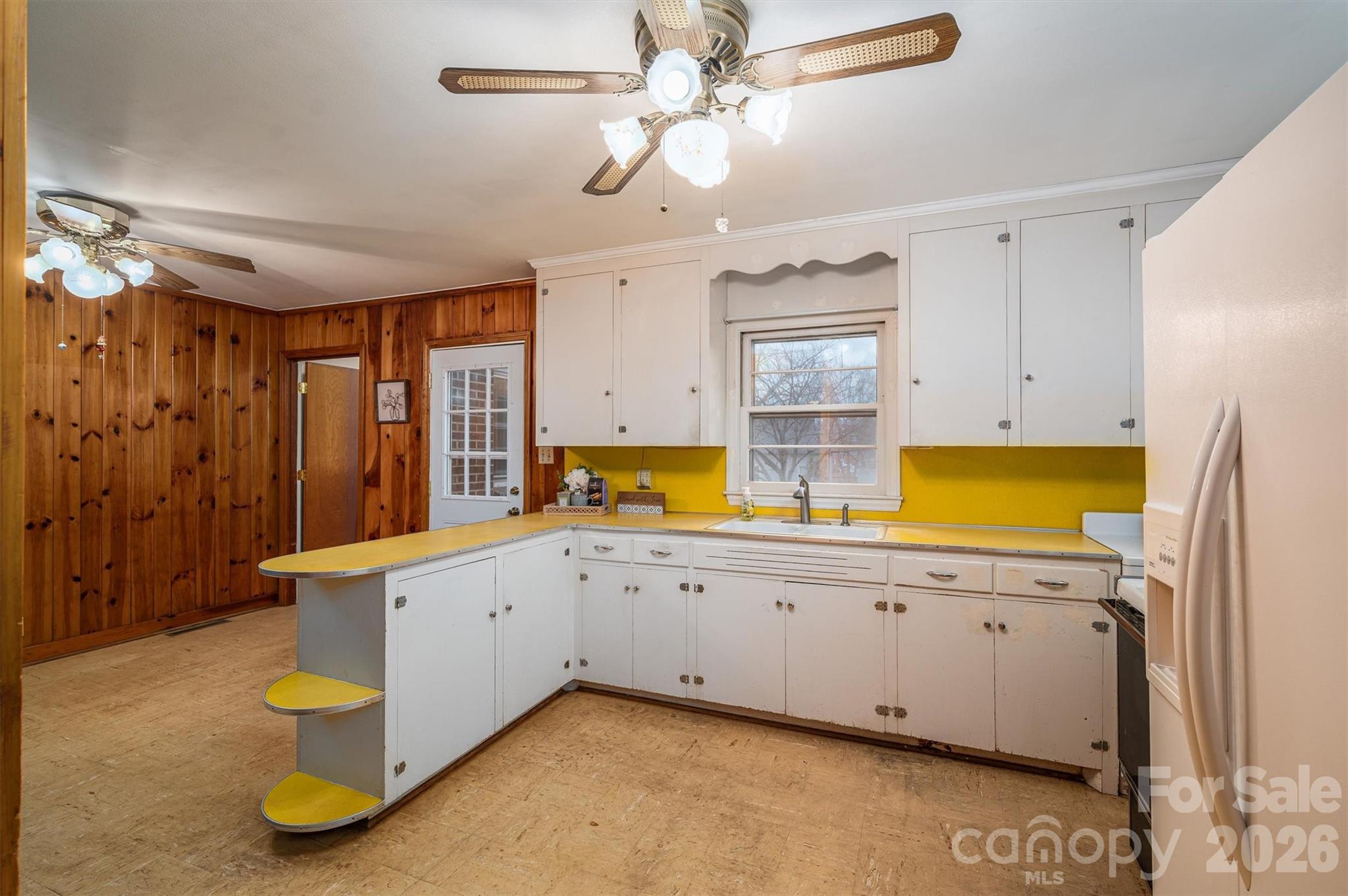 816 South Point Road — Belmont