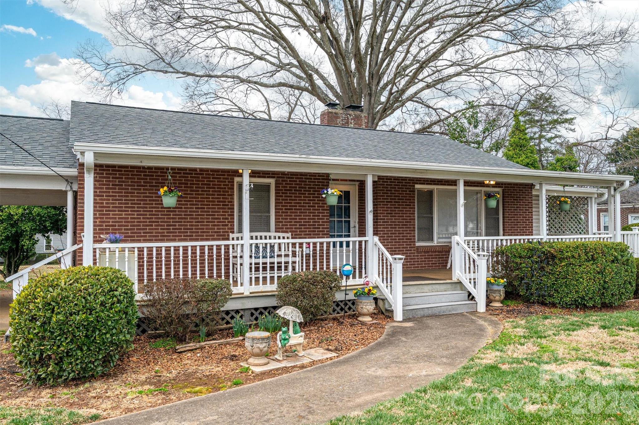 816 South Point Road — Belmont