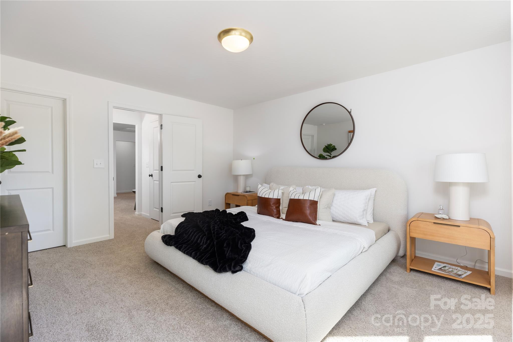 1402 Richmond Drive #1 — Lowell