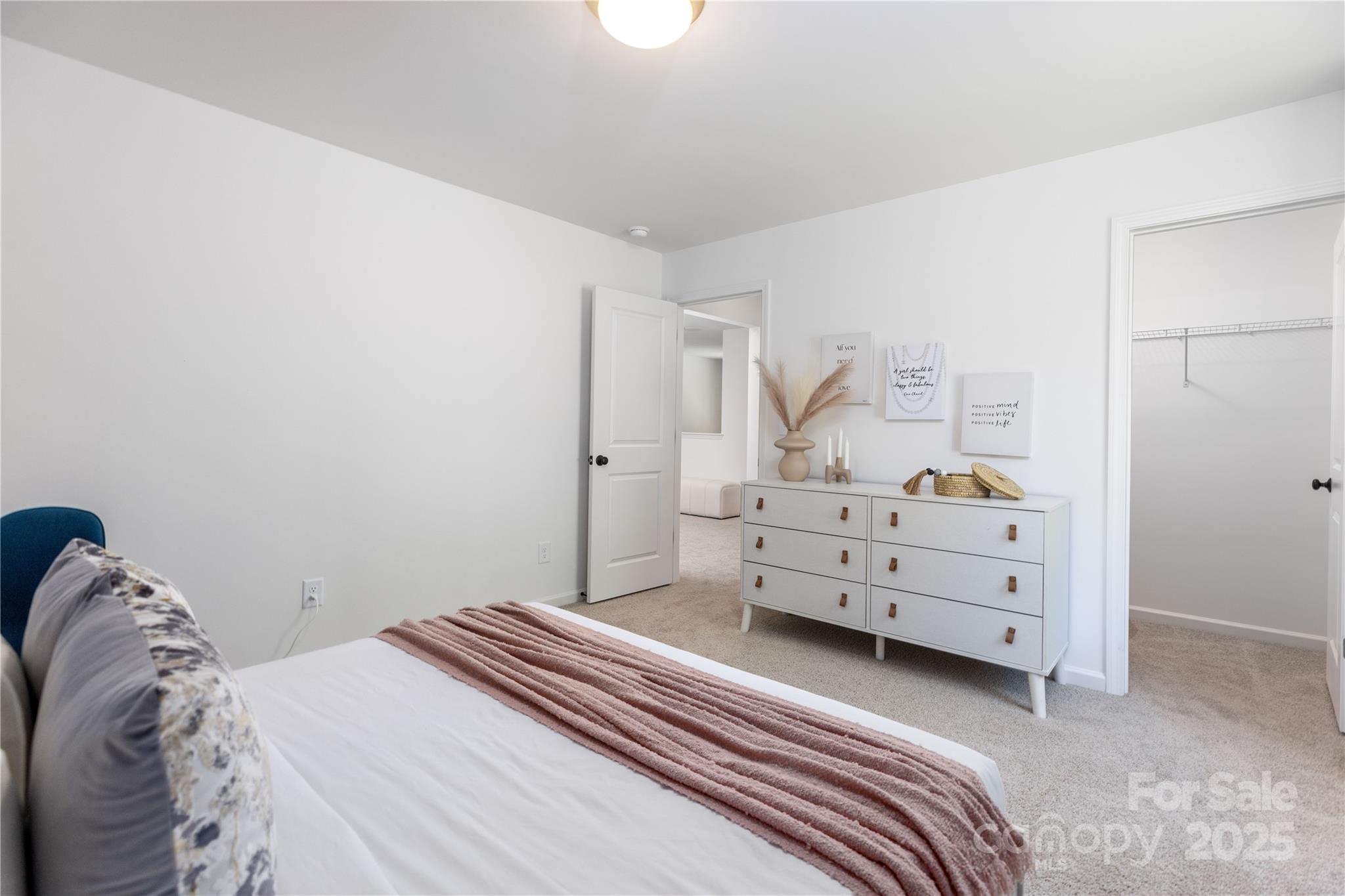 1402 Richmond Drive #1 — Lowell