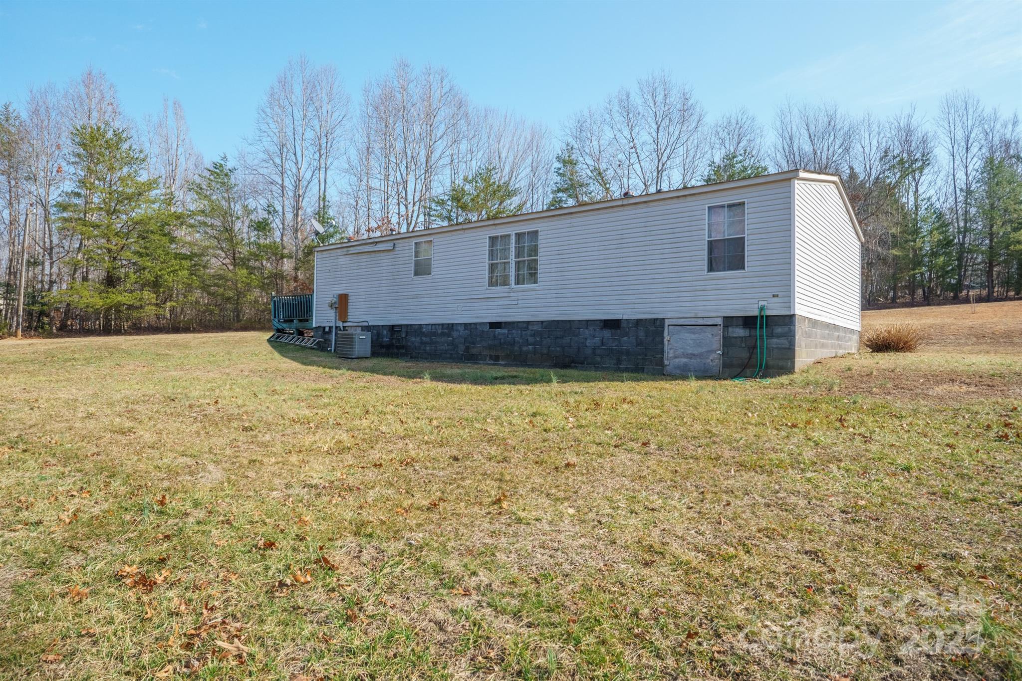4454 Windy Hill Road — Morganton