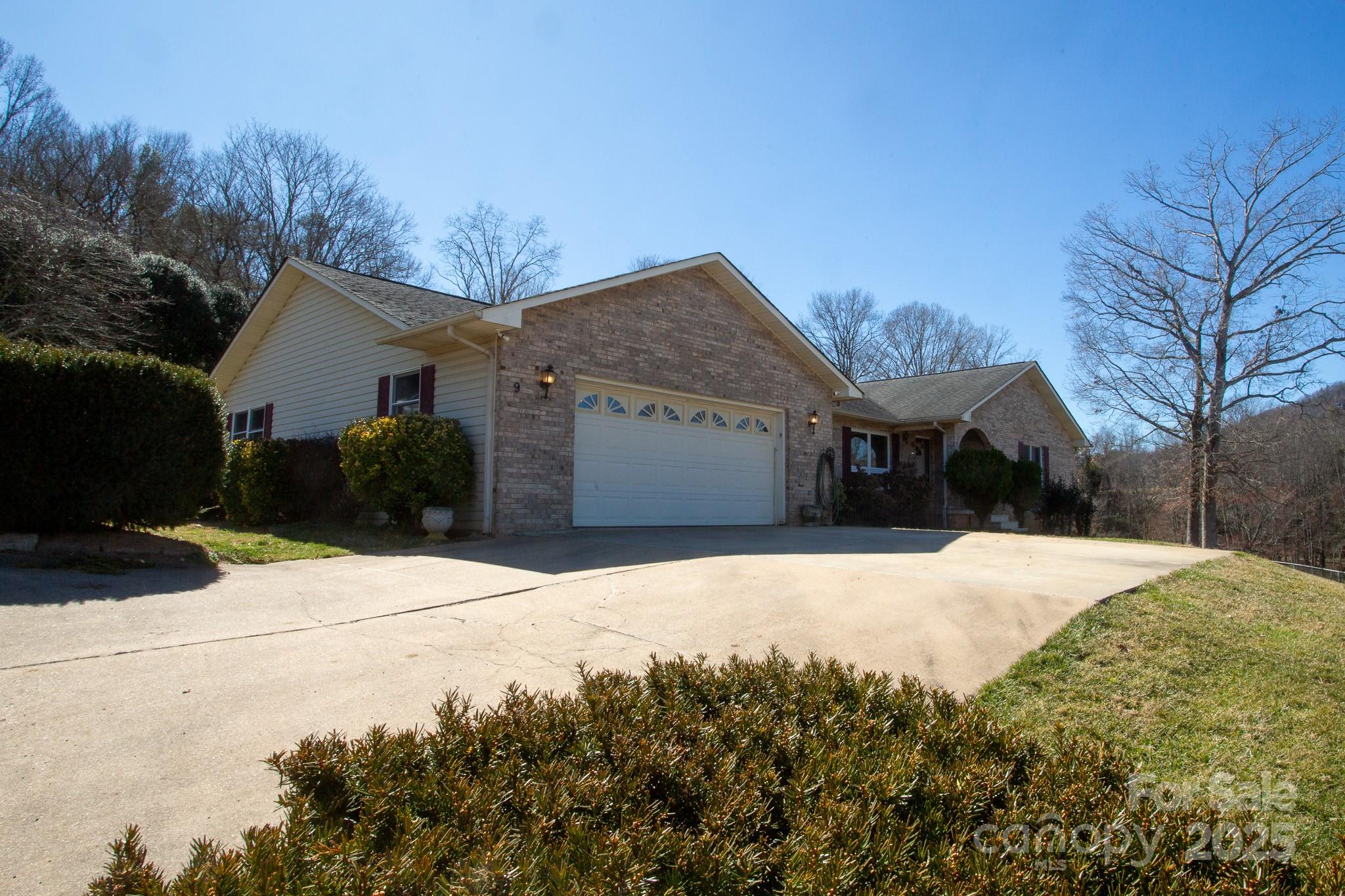 9 Lorena Drive — Asheville