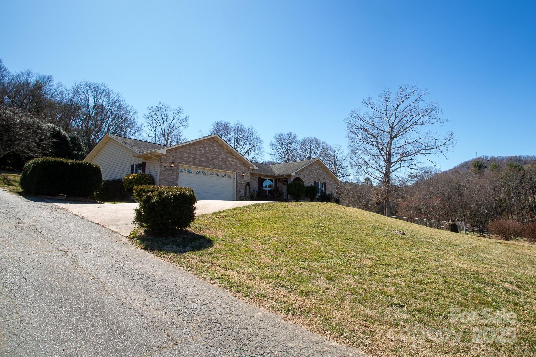 9 Lorena Drive — Asheville