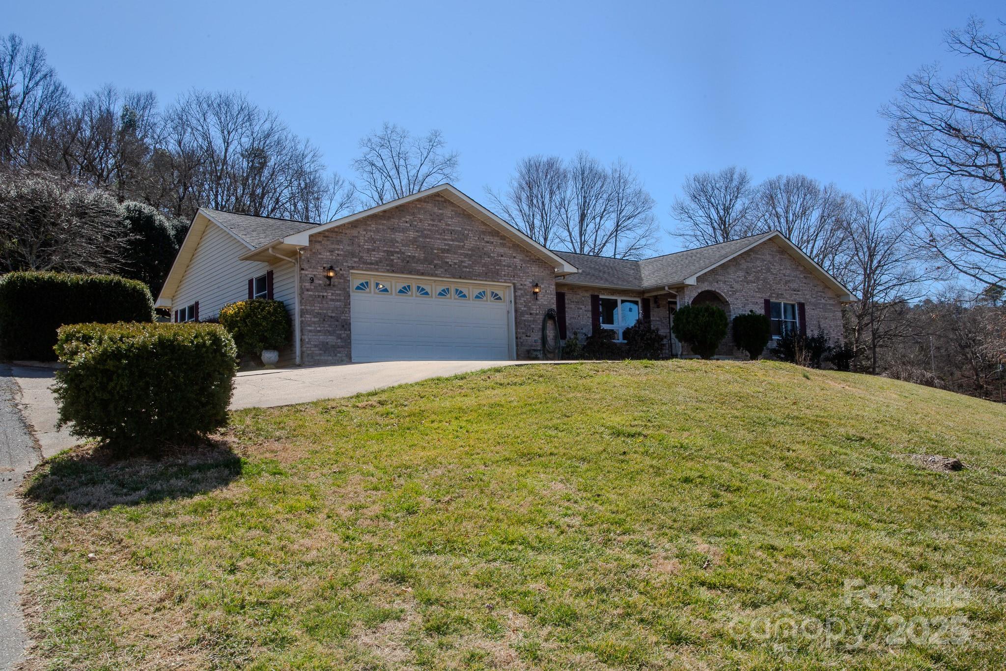 9 Lorena Drive — Asheville