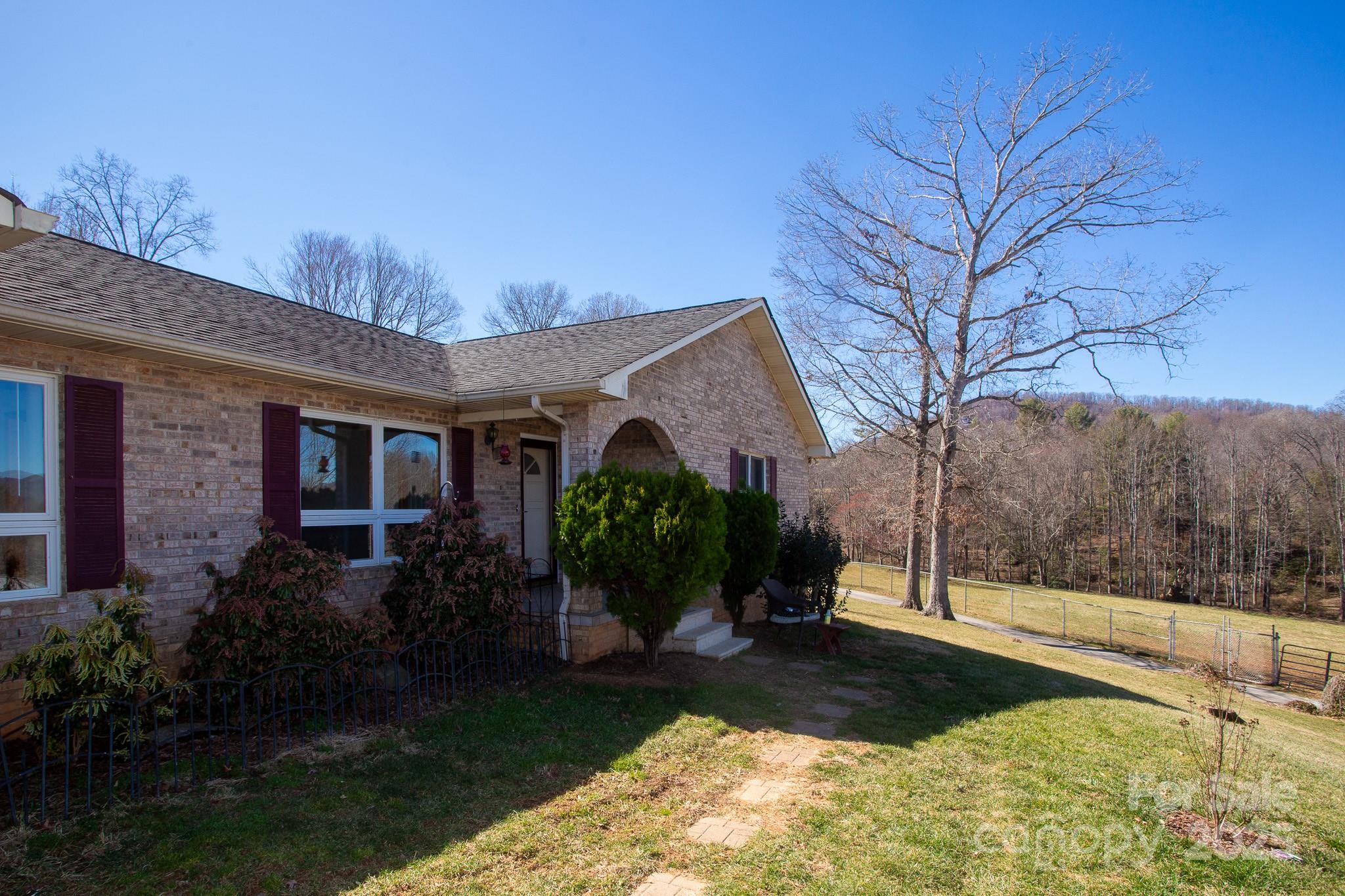 9 Lorena Drive — Asheville