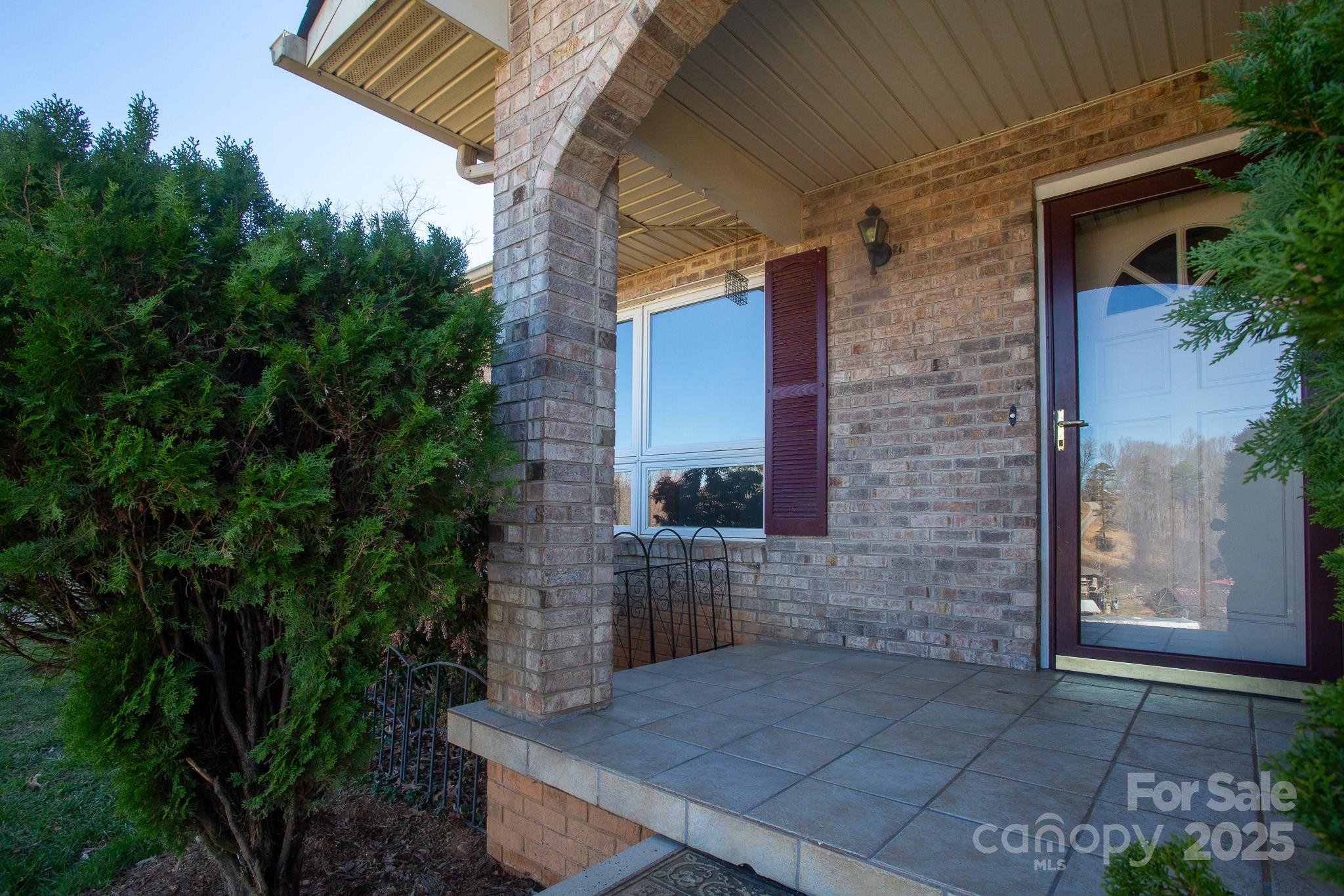 9 Lorena Drive — Asheville