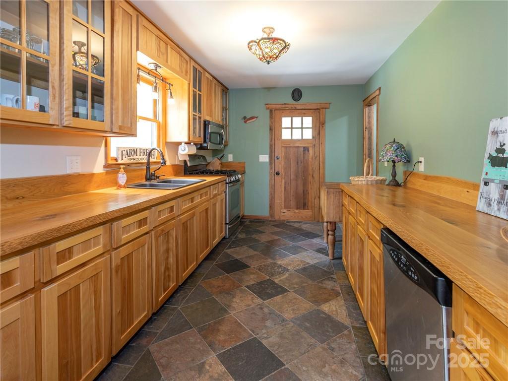 167 Bold Springs Road — Sylva