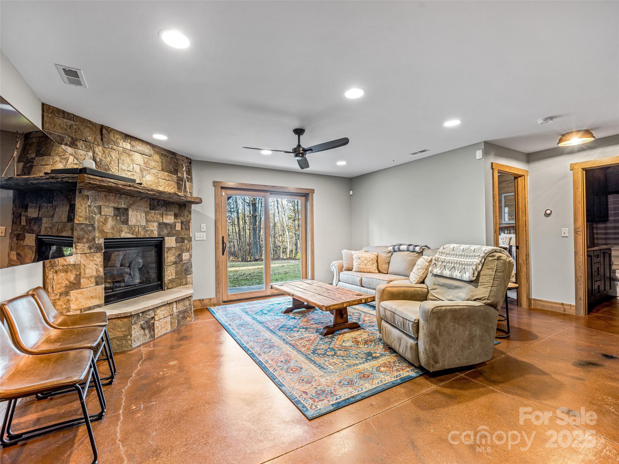 103 Duck Hope Drive — Hendersonville