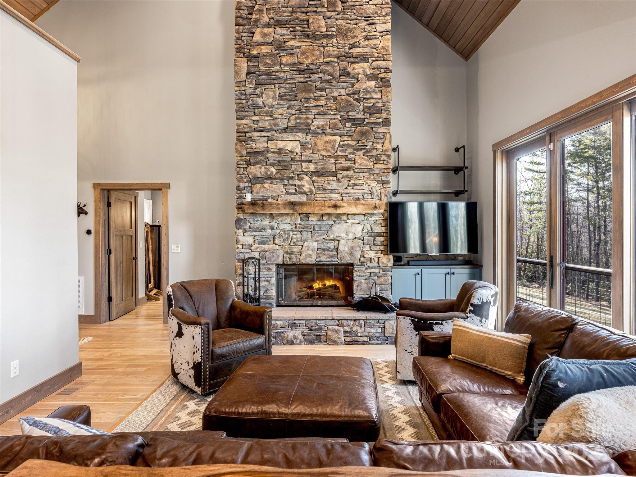 103 Duck Hope Drive — Hendersonville