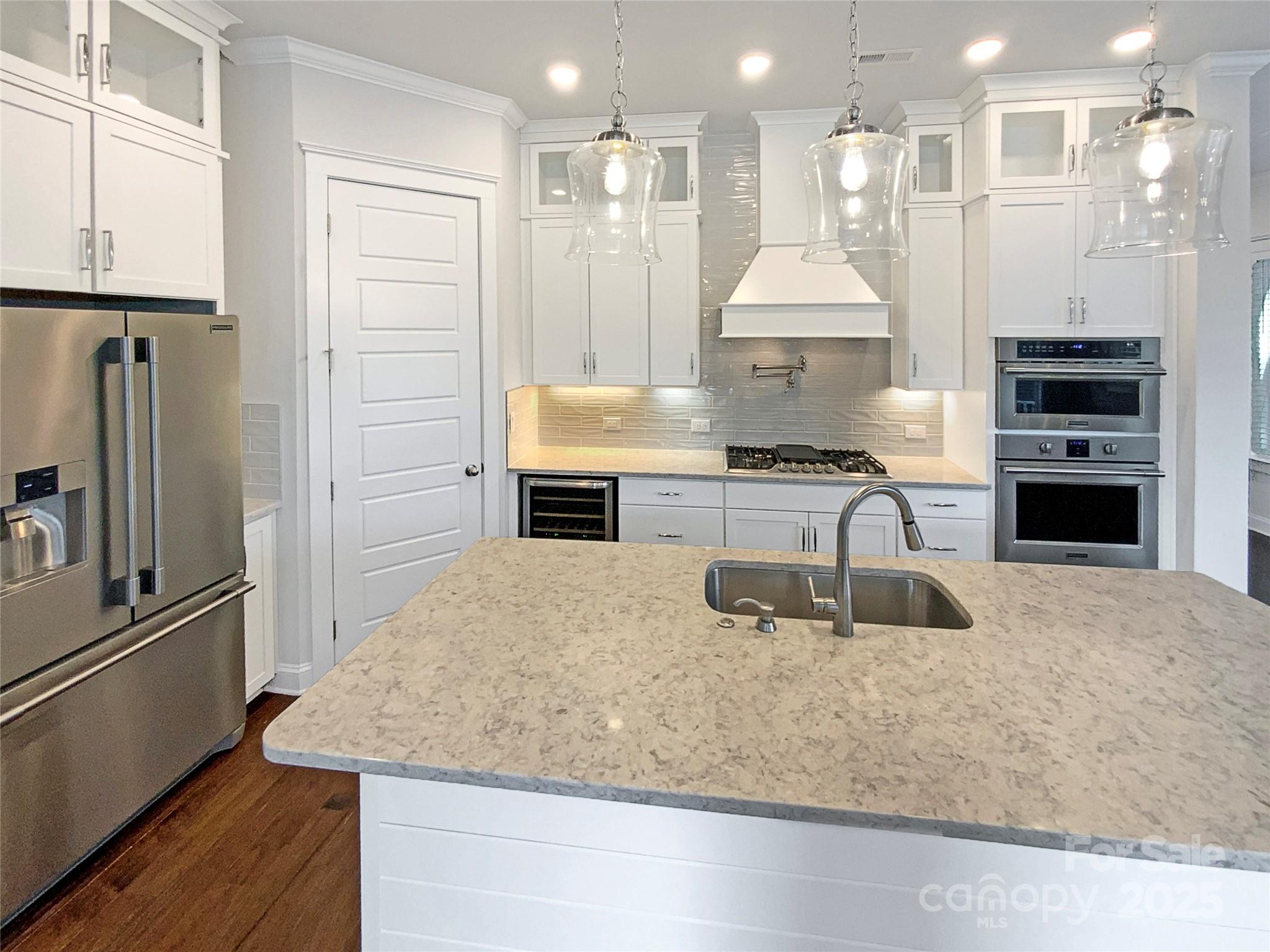11005 Cobb Creek Court — Charlotte