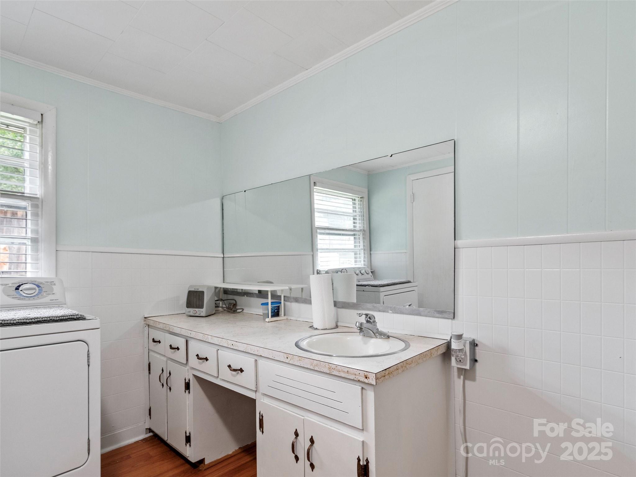 944 Georges Fork Road — Burnsville