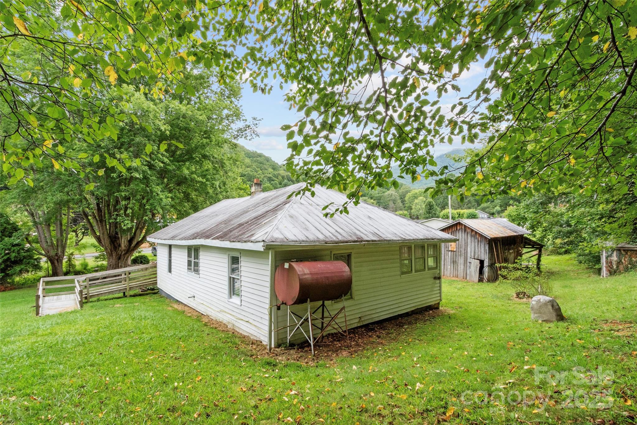 944 Georges Fork Road — Burnsville
