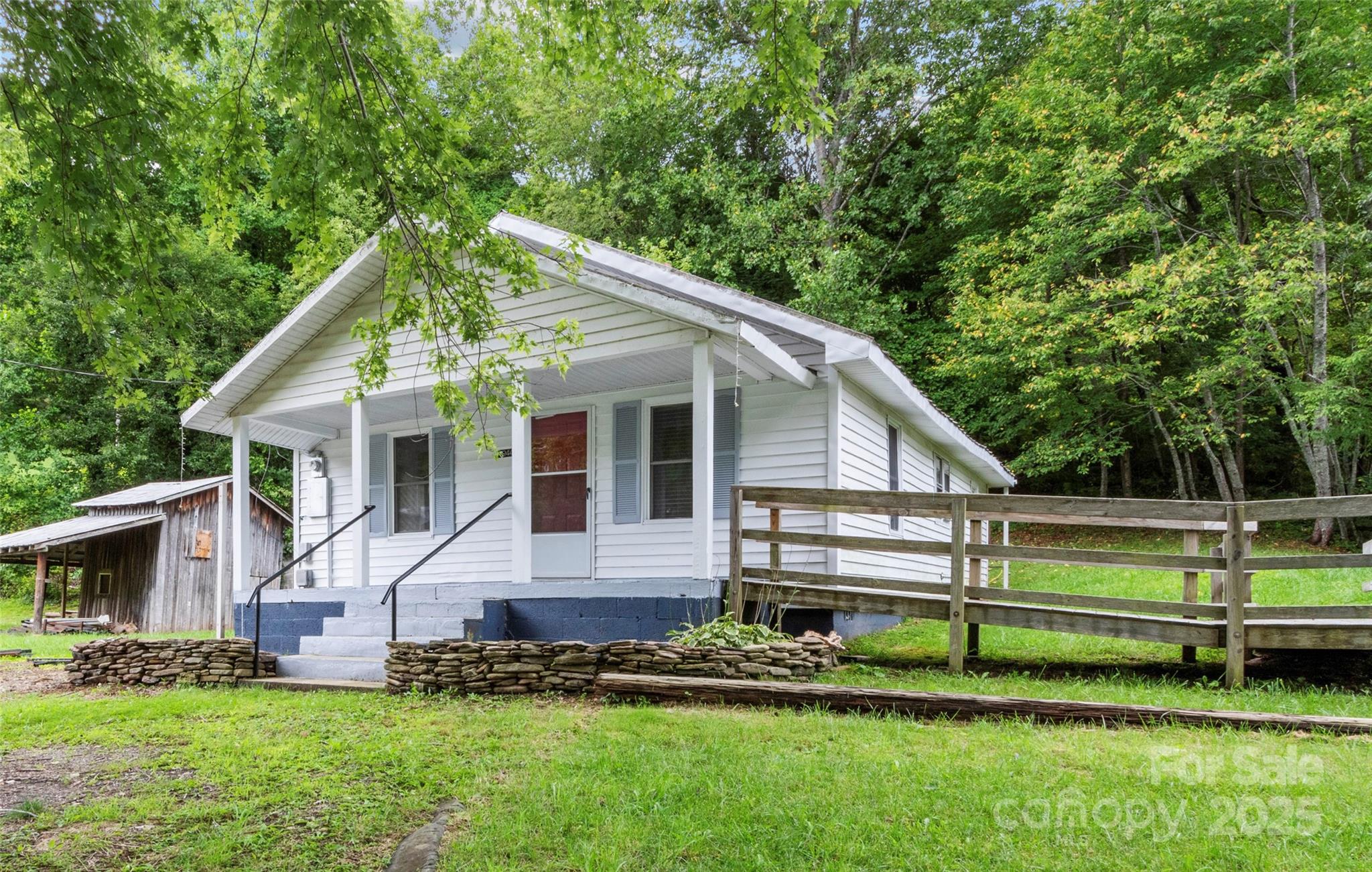 944 Georges Fork Road — Burnsville